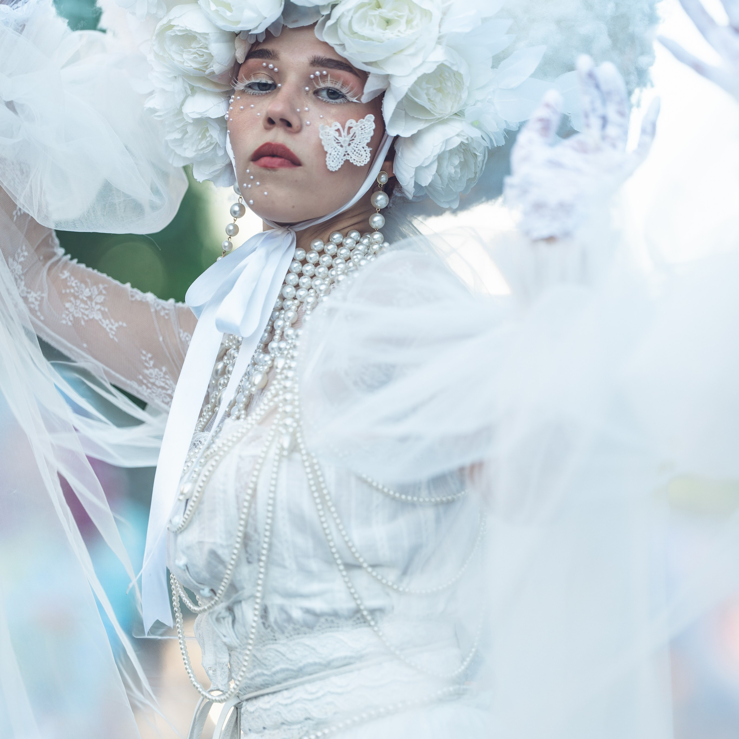 Портретная фотосессияСемейная фотосессияДетская фотосессияЛюбовная/Love-story фотосессияСвадебная фотосессияФотосессия для помолвкиПрофессиональный/деловой портретРекламная/коммерческая фотосессияФотосессия продукции (товары)Фотосессия моды (fashion)Бьюти-съемка (красота, макро-детали лица)Фотосессия lifestyle (повседневная жизнь, атмосфера)Фотосессия в полёте/авиационная (иногда отдельно как аэросъемка)Пейзажная/ландшафтная фотосессияАрхитектурная фотосессияАнфас/студийная фотосессияНю-фотосессия (с оговорками об этике и согласии)Фотосессия для артистов/музыкантовФотосессия для блогеров и инфлюенсеровФотосессия в стиле ретро/винтажЭко- и концептуальная съемка (арт-иллюстративная)Фотосессия для мероприятий (часто как репортажная)Aerial/дрон-съемка (в сочетании с портретной или пейзажной частью)Инфографическая/презентационная фотосессия (для презентаций и каталогов)