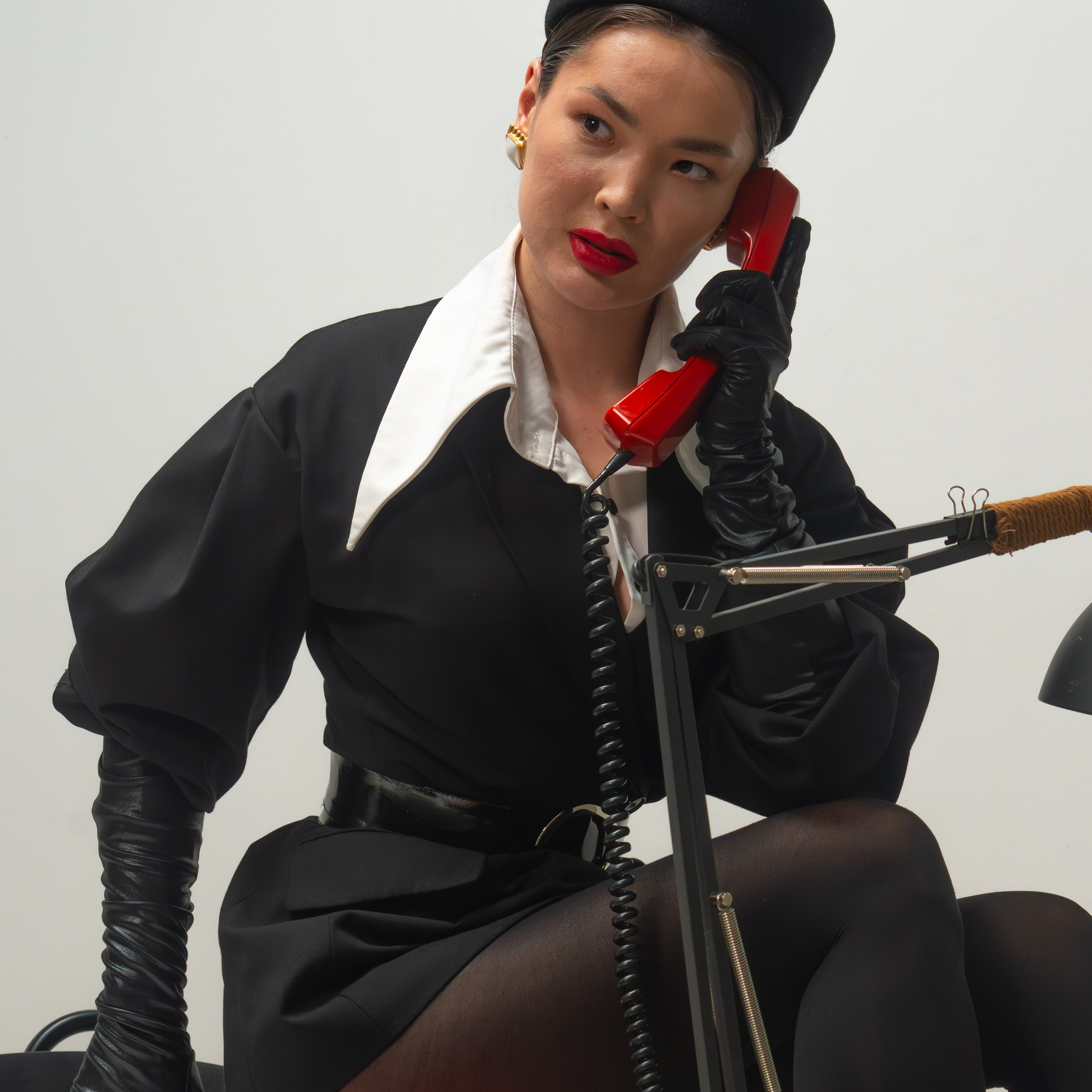 Портретная фотосессияСемейная фотосессияДетская фотосессияЛюбовная/Love-story фотосессияСвадебная фотосессияФотосессия для помолвкиПрофессиональный/деловой портретРекламная/коммерческая фотосессияФотосессия продукции (товары)Фотосессия моды (fashion)Бьюти-съемка (красота, макро-детали лица)Фотосессия lifestyle (повседневная жизнь, атмосфера)Фотосессия в полёте/авиационная (иногда отдельно как аэросъемка)Пейзажная/ландшафтная фотосессияАрхитектурная фотосессияАнфас/студийная фотосессияНю-фотосессия (с оговорками об этике и согласии)Фотосессия для артистов/музыкантовФотосессия для блогеров и инфлюенсеровФотосессия в стиле ретро/винтажЭко- и концептуальная съемка (арт-иллюстративная)Фотосессия для мероприятий (часто как репортажная)Aerial/дрон-съемка (в сочетании с портретной или пейзажной частью)Инфографическая/презентационная фотосессия (для презентаций и каталогов)