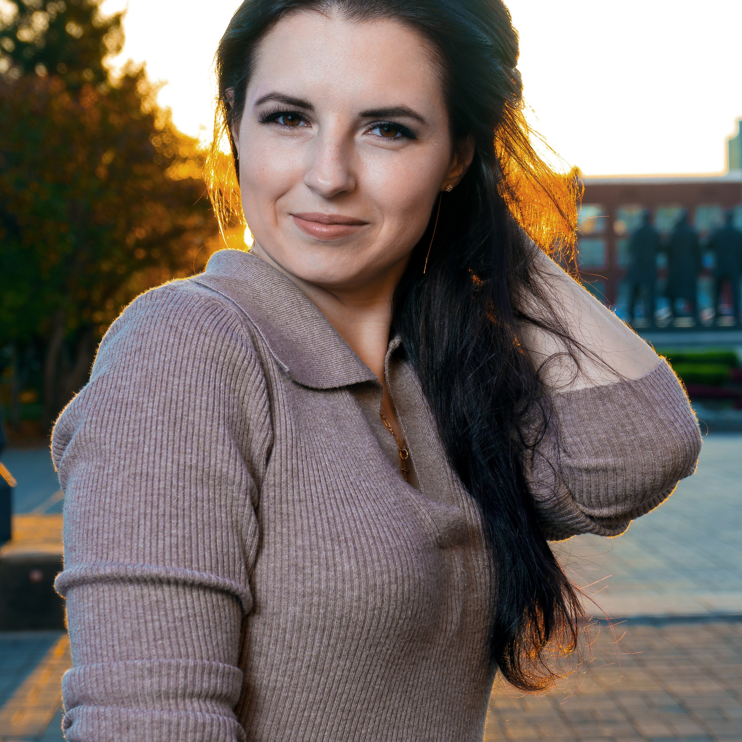 Портретная фотосессияСемейная фотосессияДетская фотосессияЛюбовная/Love-story фотосессияСвадебная фотосессияФотосессия для помолвкиПрофессиональный/деловой портретРекламная/коммерческая фотосессияФотосессия продукции (товары)Фотосессия моды (fashion)Бьюти-съемка (красота, макро-детали лица)Фотосессия lifestyle (повседневная жизнь, атмосфера)Фотосессия в полёте/авиационная (иногда отдельно как аэросъемка)Пейзажная/ландшафтная фотосессияАрхитектурная фотосессияАнфас/студийная фотосессияНю-фотосессия (с оговорками об этике и согласии)Фотосессия для артистов/музыкантовФотосессия для блогеров и инфлюенсеровФотосессия в стиле ретро/винтажЭко- и концептуальная съемка (арт-иллюстративная)Фотосессия для мероприятий (часто как репортажная)Aerial/дрон-съемка (в сочетании с портретной или пейзажной частью)Инфографическая/презентационная фотосессия (для презентаций и каталогов)