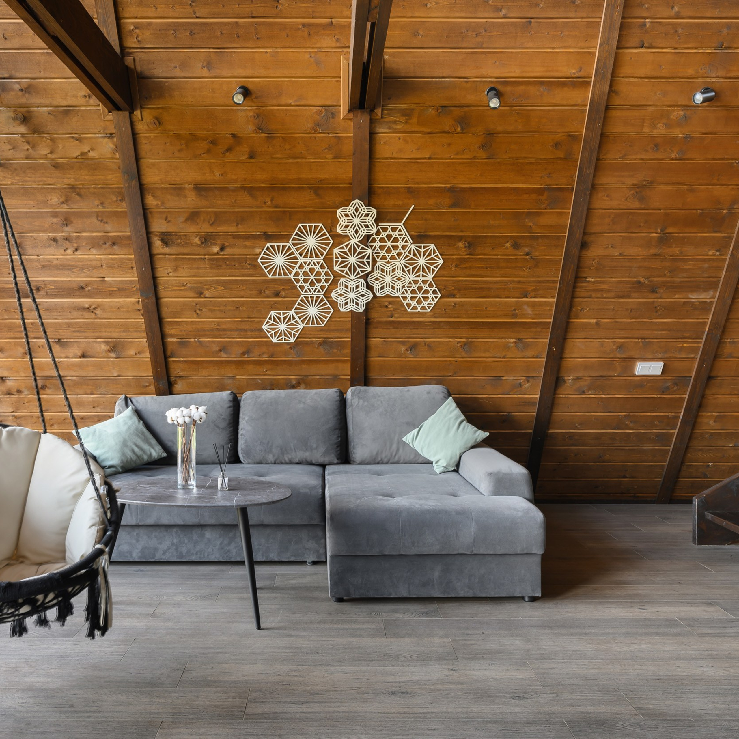 Треугольный коттедж на 6 человек с чаном и баней — Афрейм в подмосковье в аренду