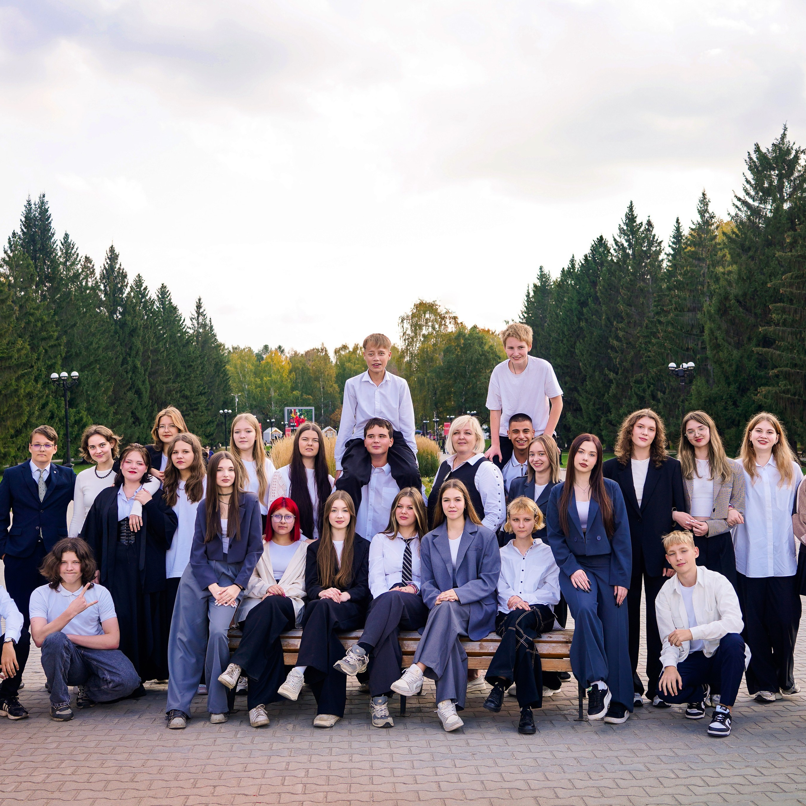 Выпускные альбомы, гимназия № 40, 9 класс