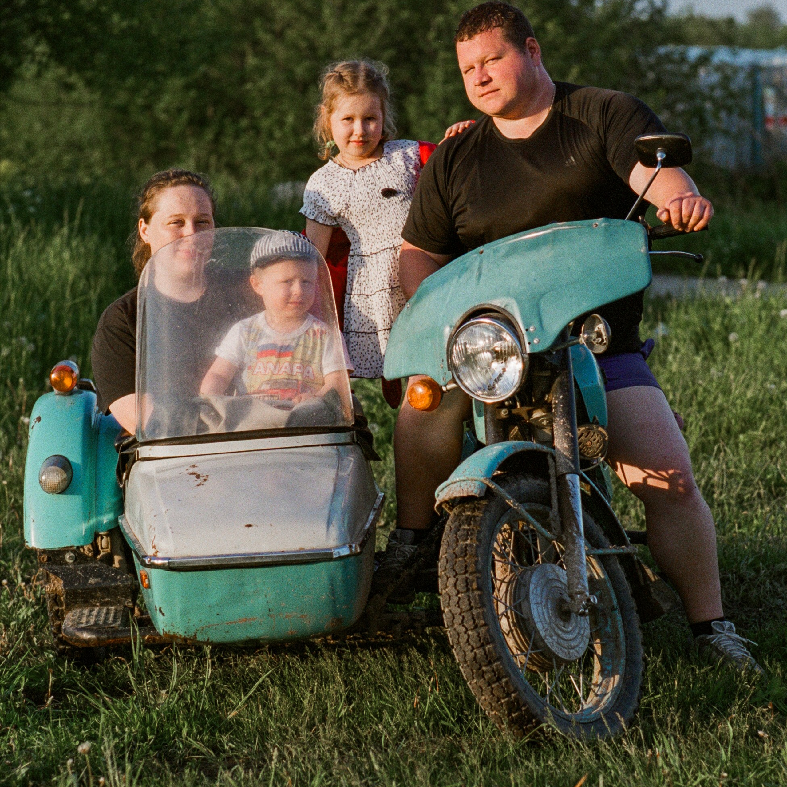 Русский проспект. Not an artist, but photographer. Ivan birdman