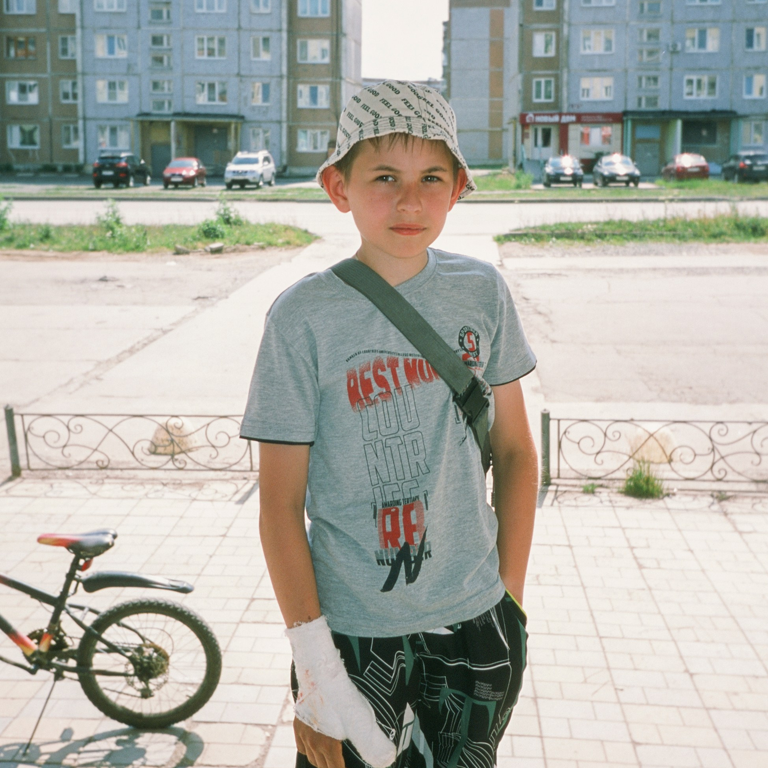 Русский проспект. Not an artist, but photographer. Ivan birdman