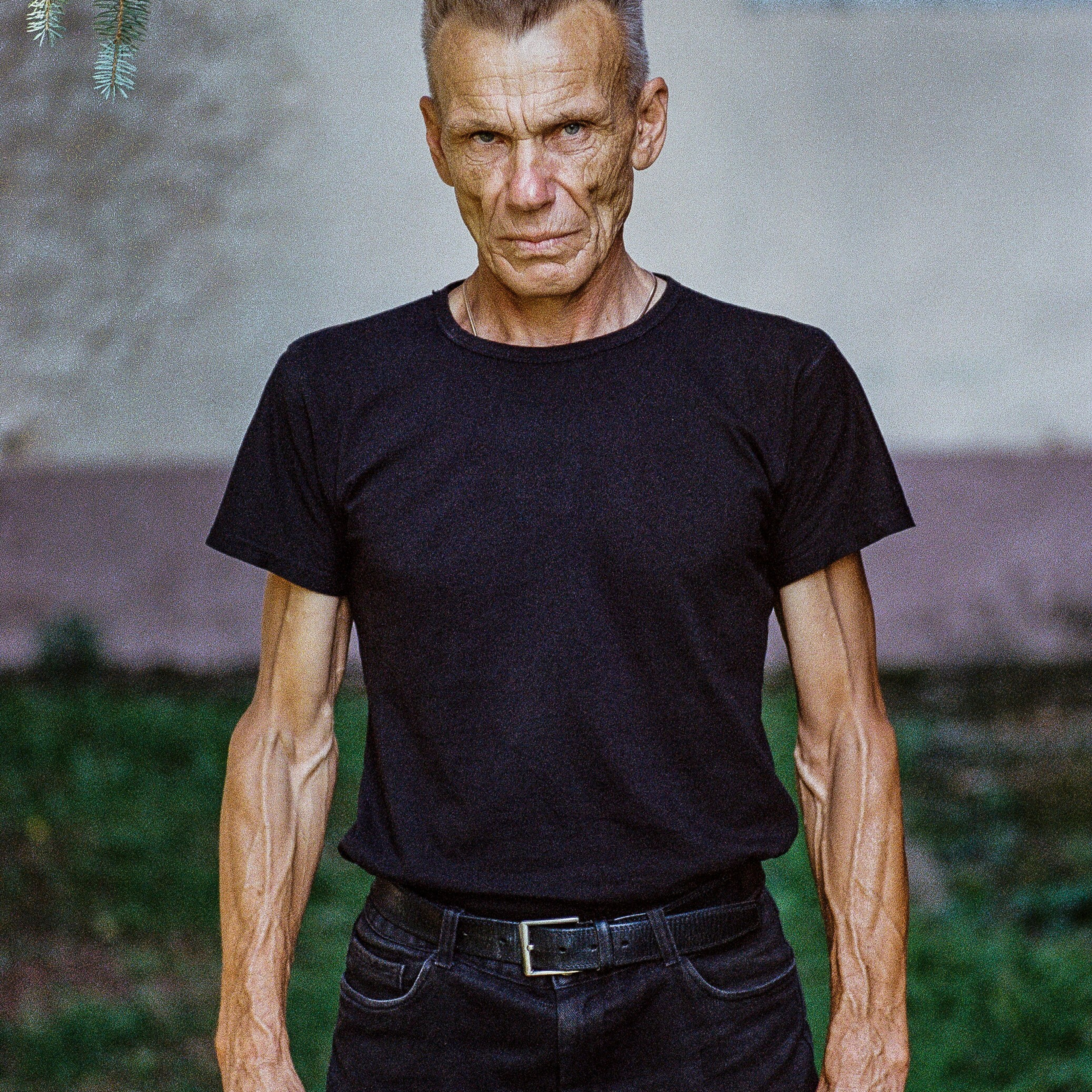 Русский проспект. Not an artist, but photographer. Ivan birdman