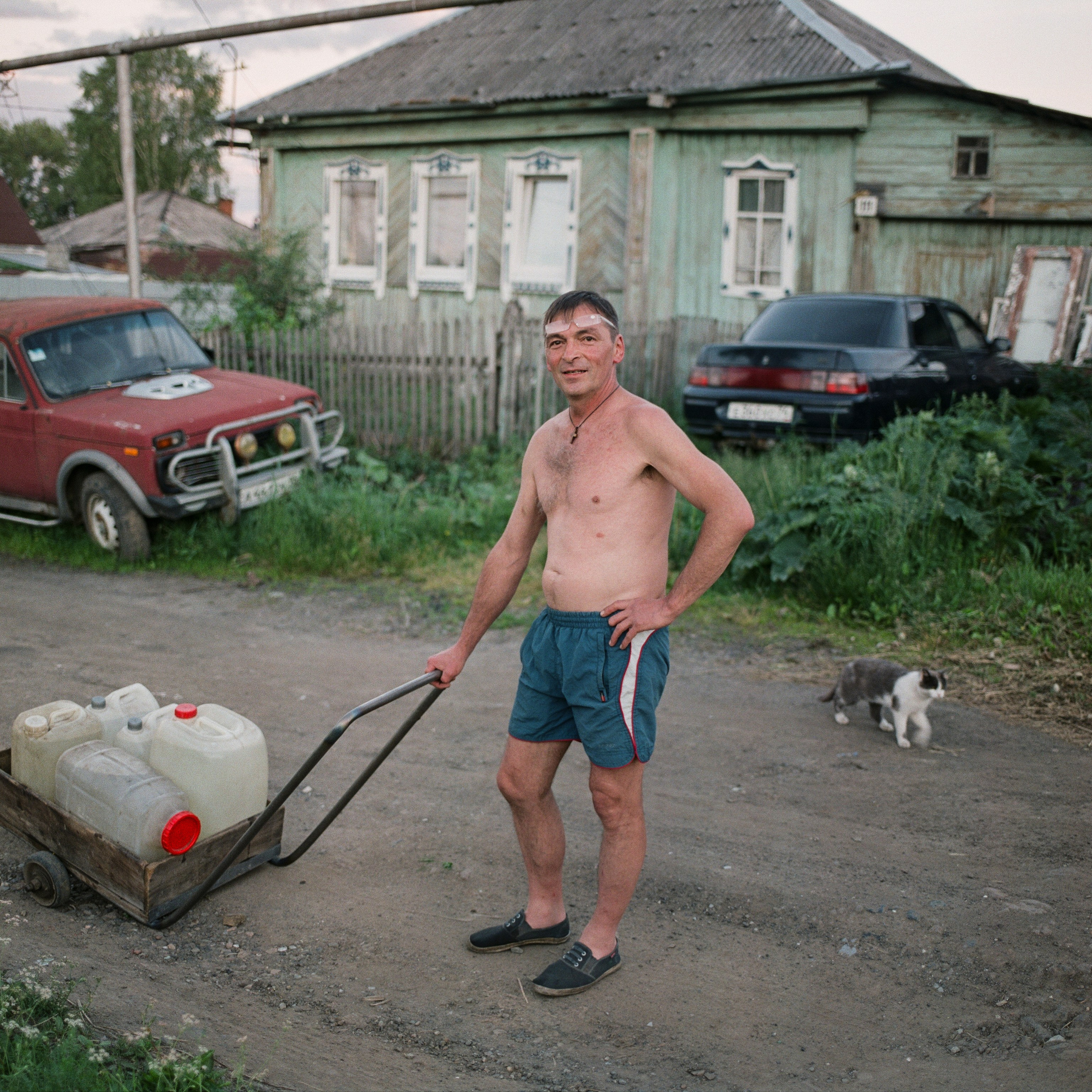 Русский проспект. Not an artist, but photographer. Ivan birdman
