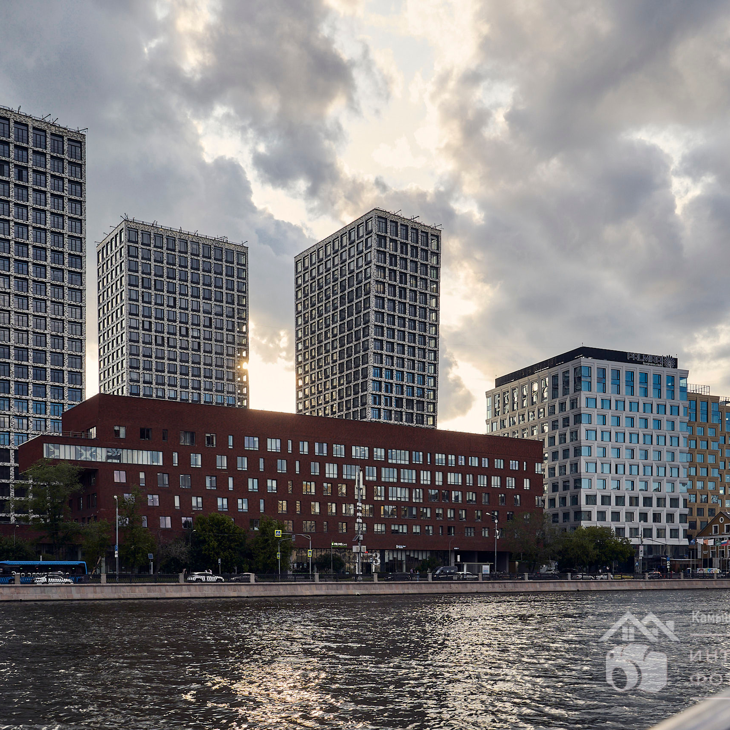 Вечерняя Москва с кораблика: от Острова мечты до Зиларта