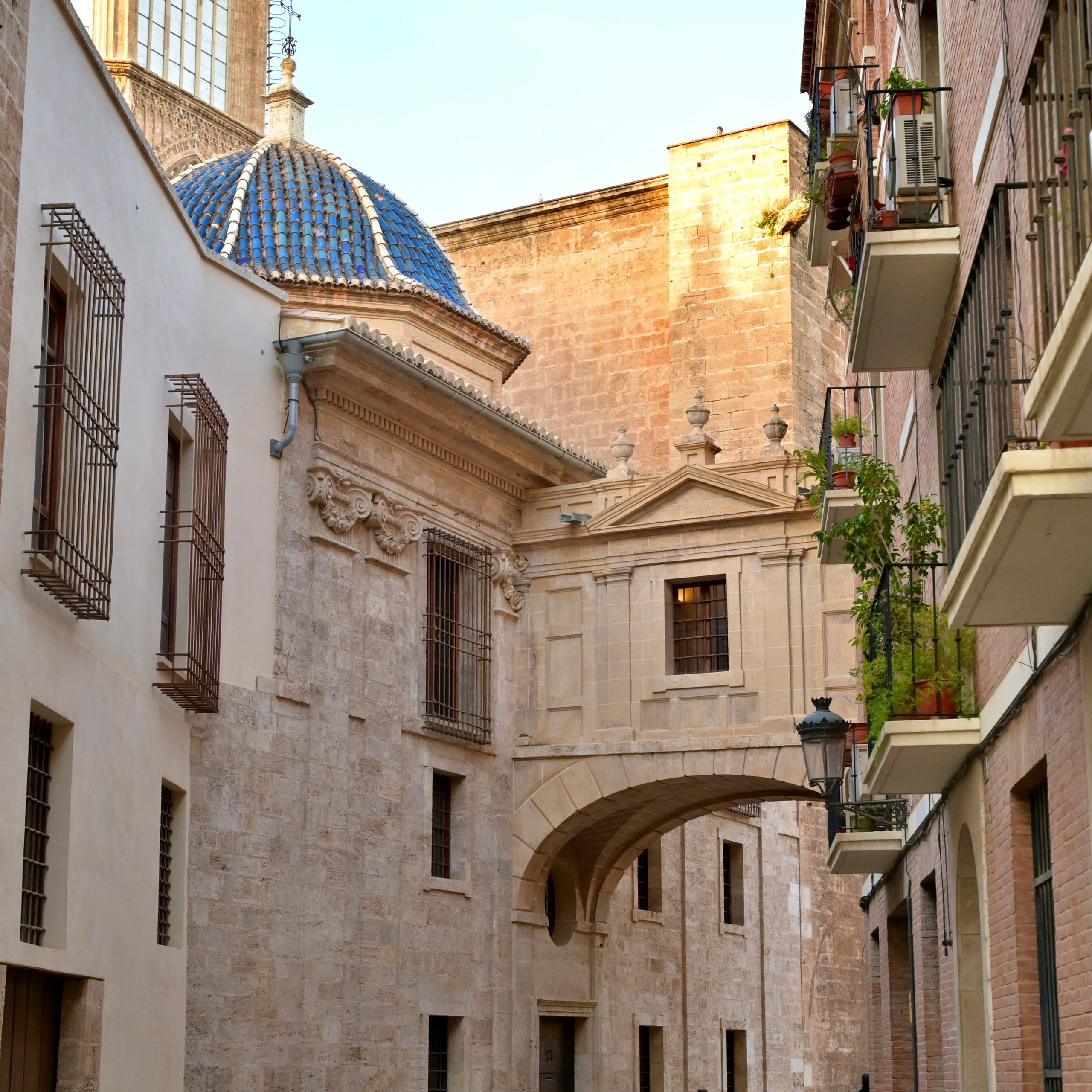 Из средневековой Валенсии в Город искусств и наук через сады Турии. Гид и фотограф в Валенсии Новиков Михаил