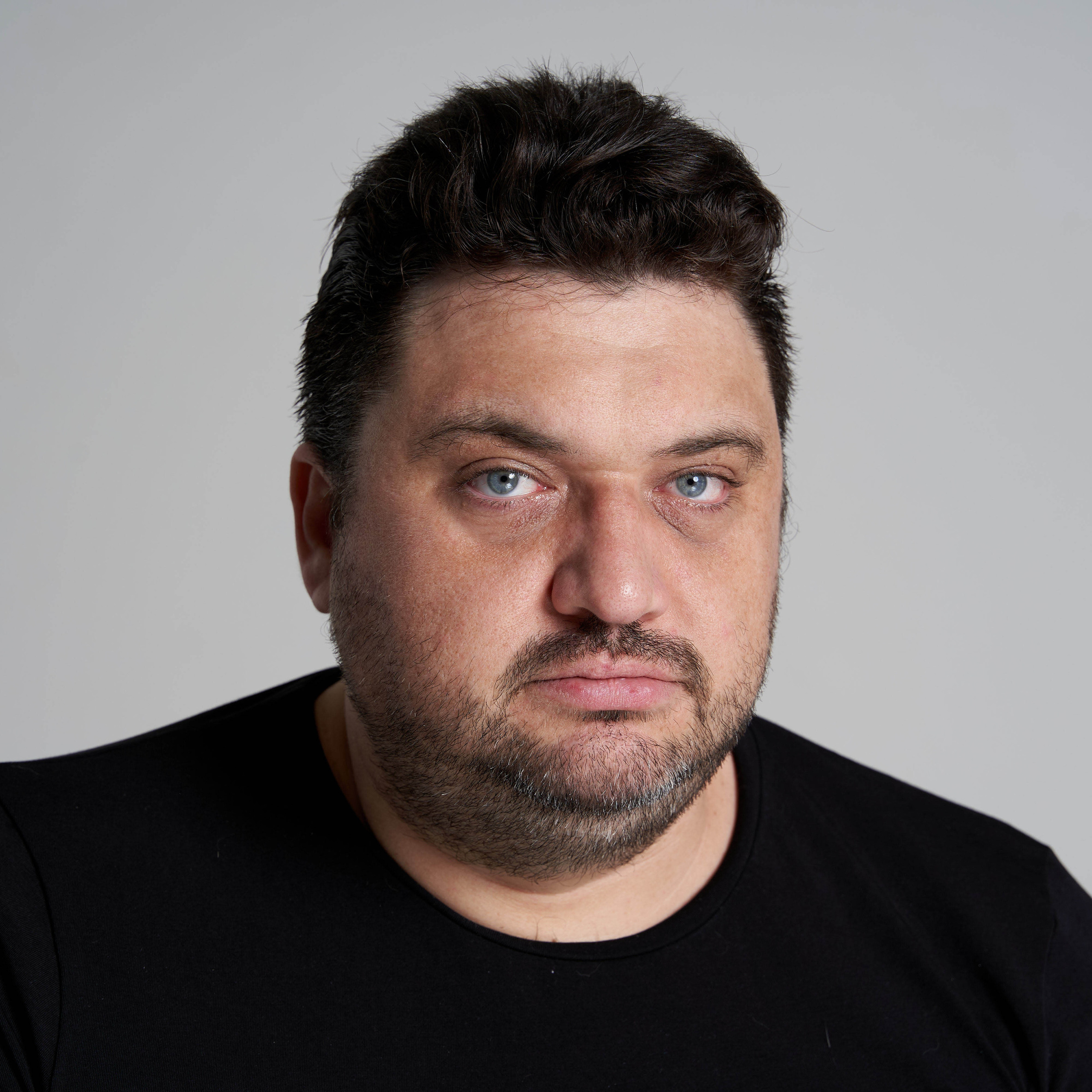 Актерское портфолио и видеовизитка, портрет для актера Евгения Орешкина. Так же сняли видеовизитку и визитку интервью. Фотограф Александр Гладкий