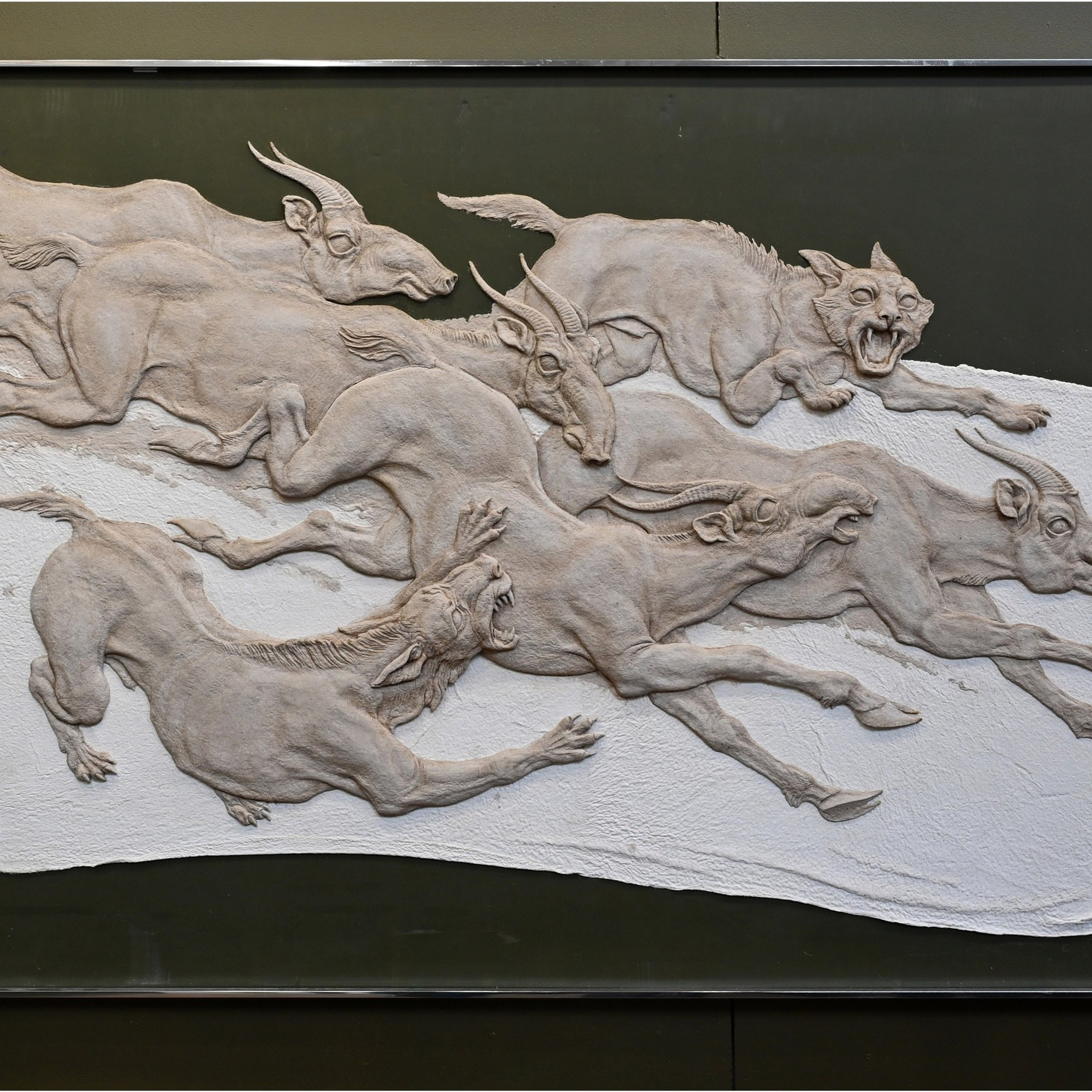 Латиф Казбеков «БУМАЖНЫЕ МИРЫ»