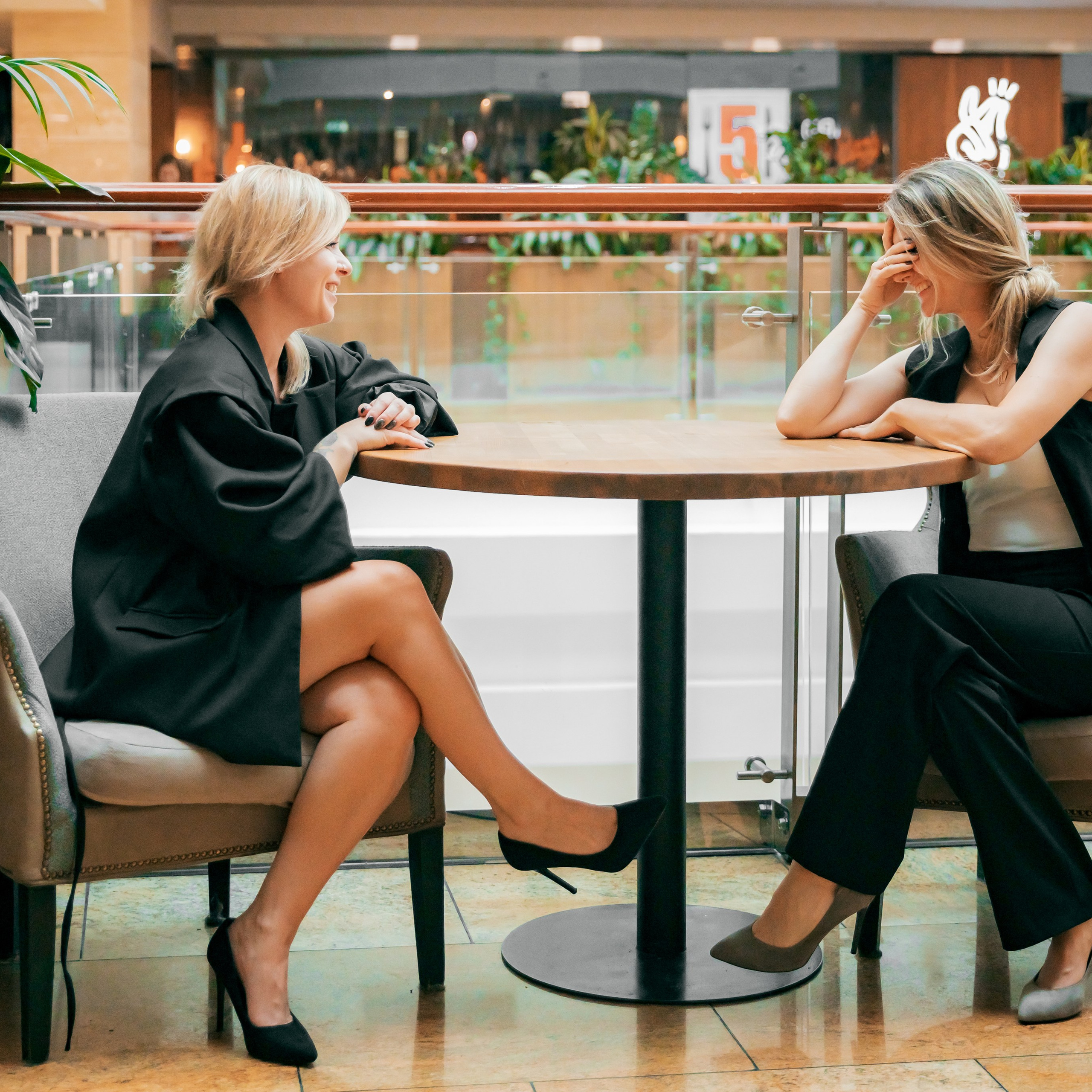 Портретная фотосессия в кафе. Интерьеры, Контент, Портреты | Фотограф в Москве Дани Терно