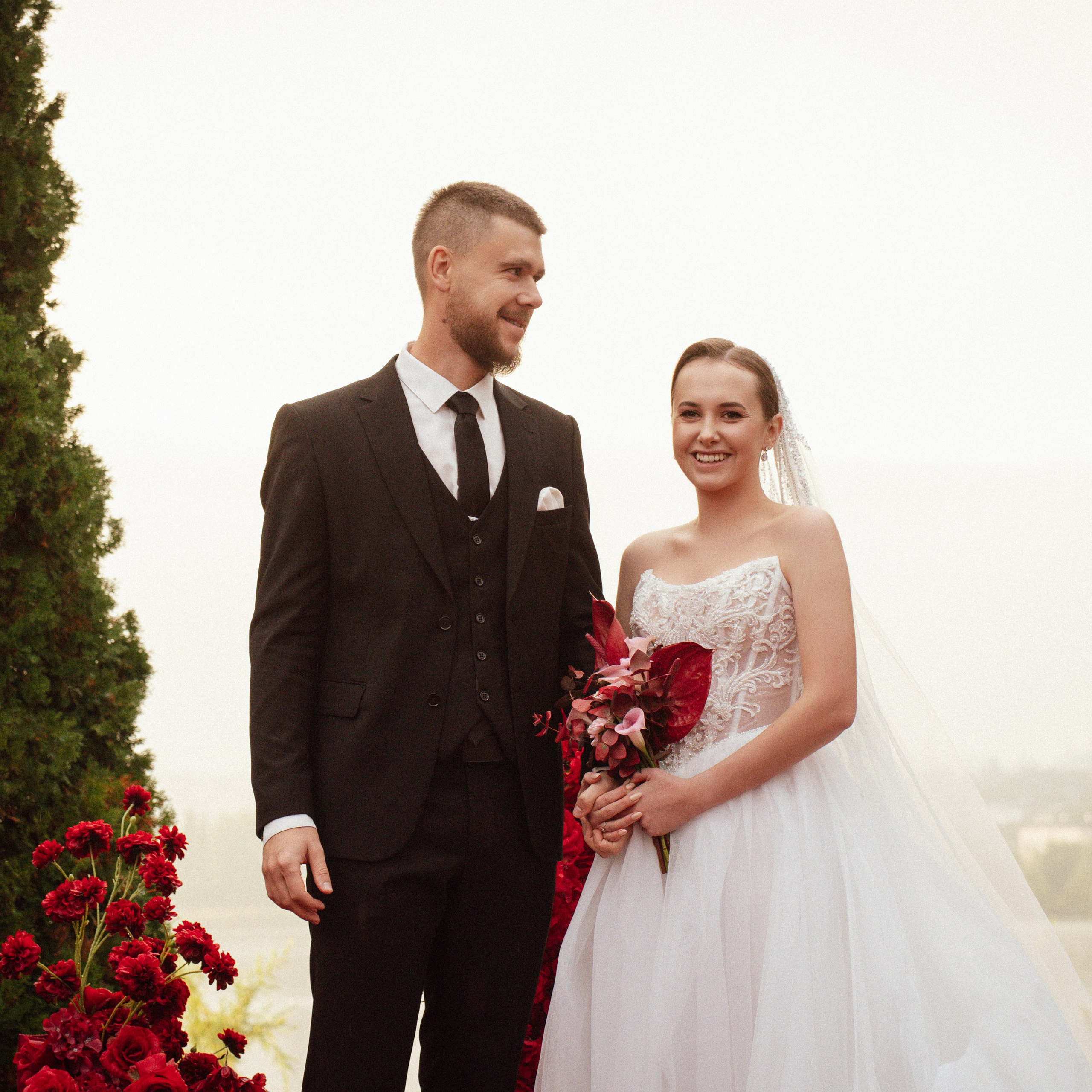 Молодожены на выездной церемонии