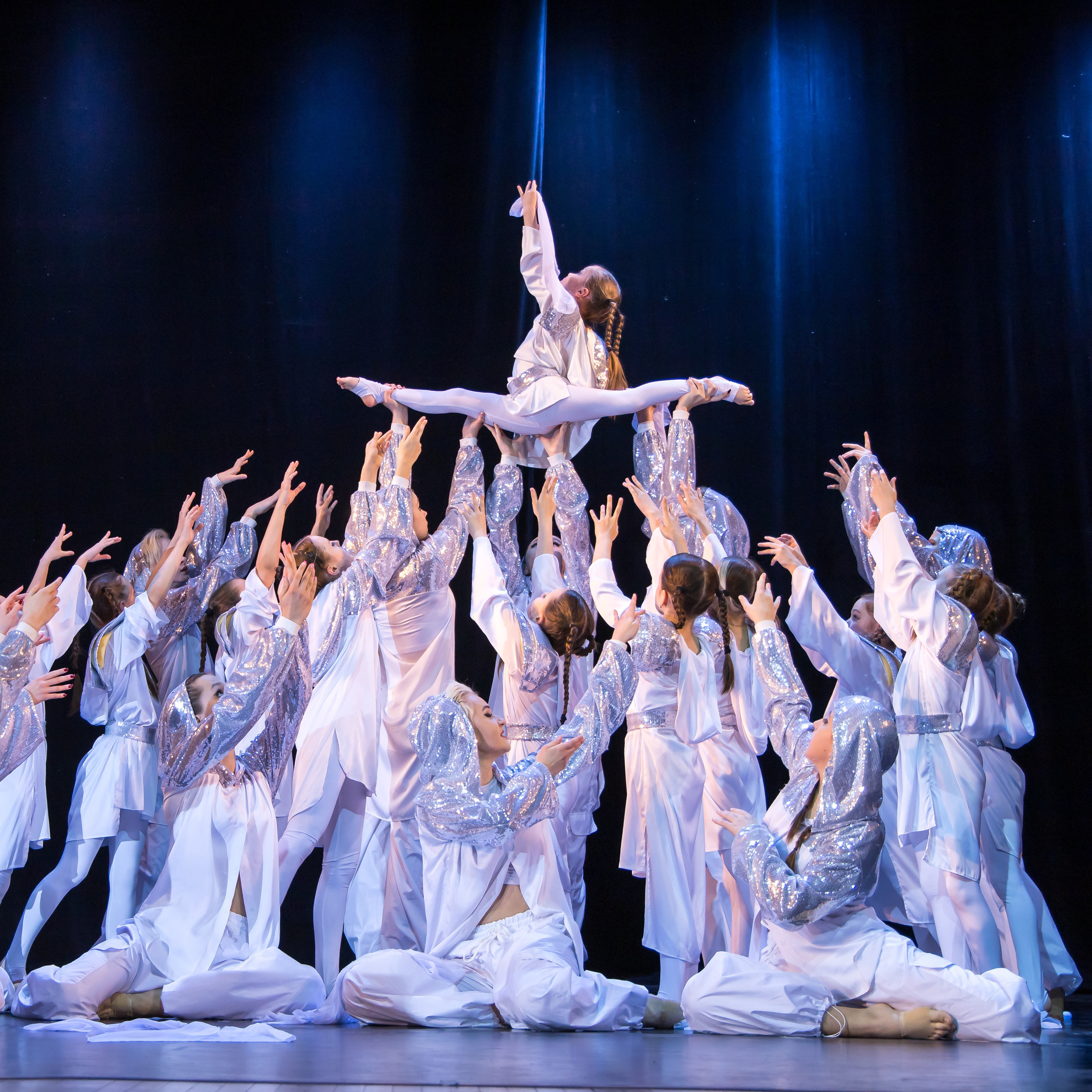 Осенняя свадебная фотосессия в Царицыно. Профессиональная фото и видеосъемка. Москва