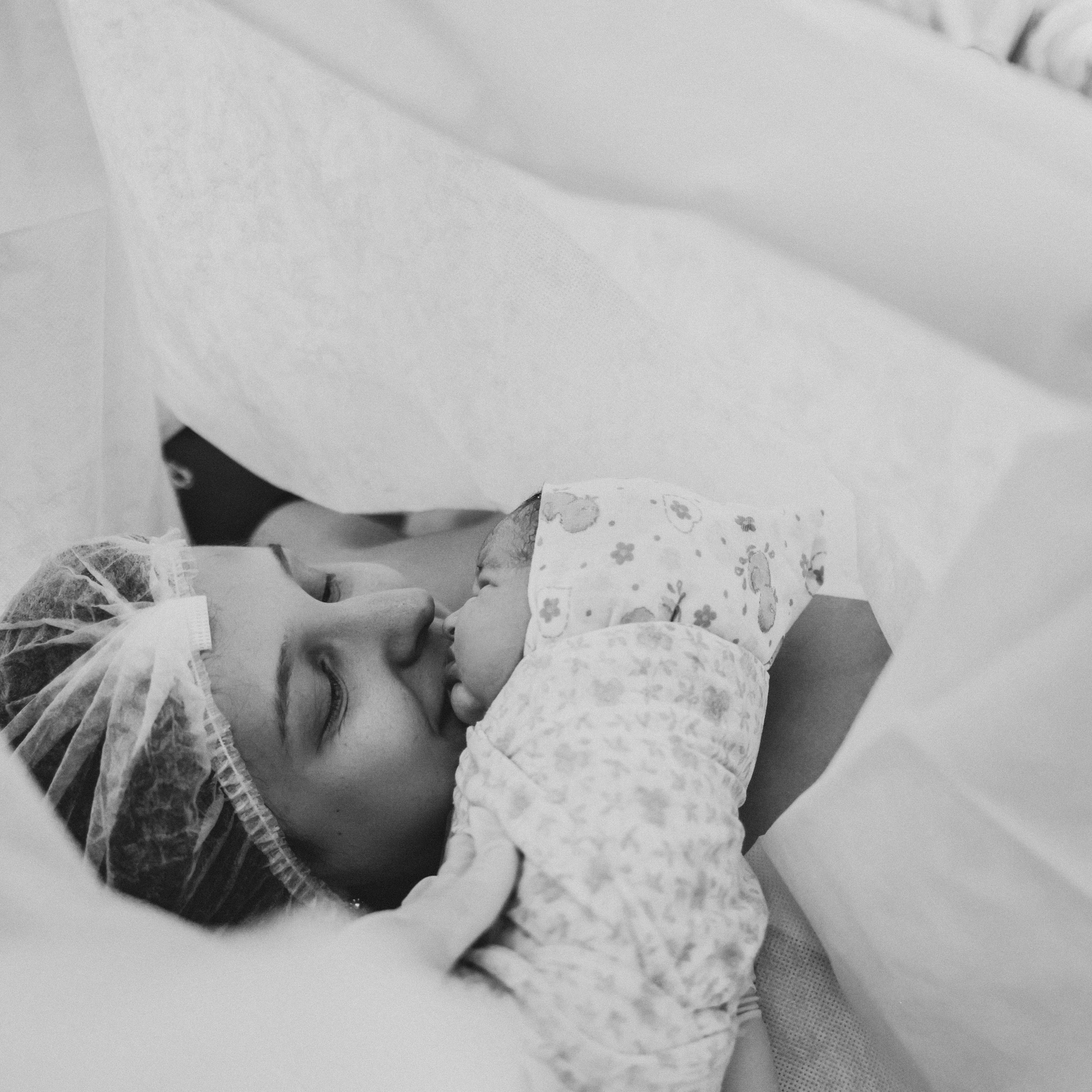 Роды в Нижнем Новгороде, фотограф на роды в Нижнем Новгороде, фотограф рождения в Нижнем Новгороде, Фотограф на роды Елена Лисина, Елена Лисина фотограф рождения, фотосъемка родов, видеосъемка родов, 1 роддом, 1 роддом Нижний Новгород