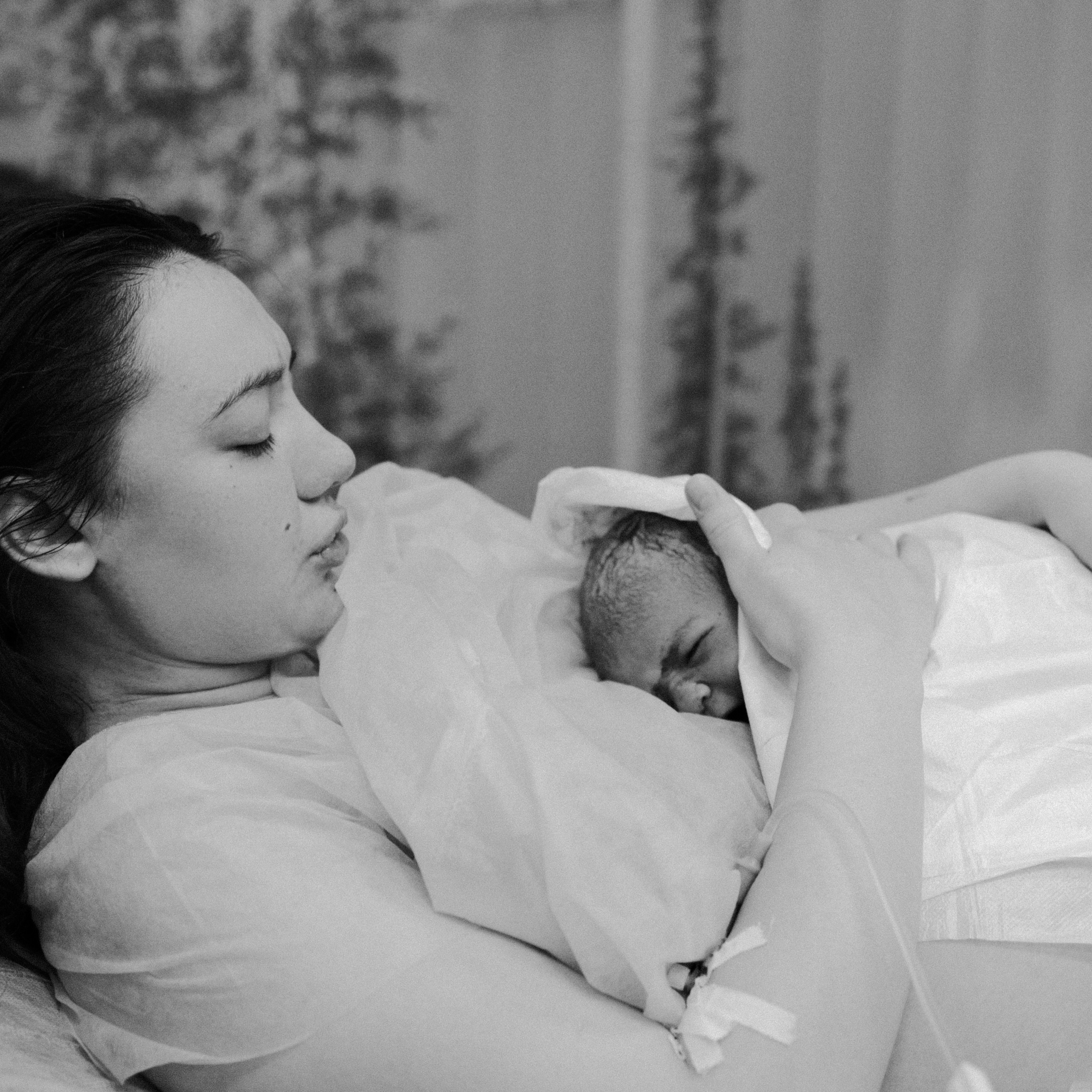 Роды в Нижнем Новгороде, фотограф на роды в Нижнем Новгороде, фотограф рождения в Нижнем Новгороде, Фотограф на роды Елена Лисина, Елена Лисина фотограф рождения, фотосъемка родов, видеосъемка родов, 1 роддом, 1 роддом Нижний Новгород