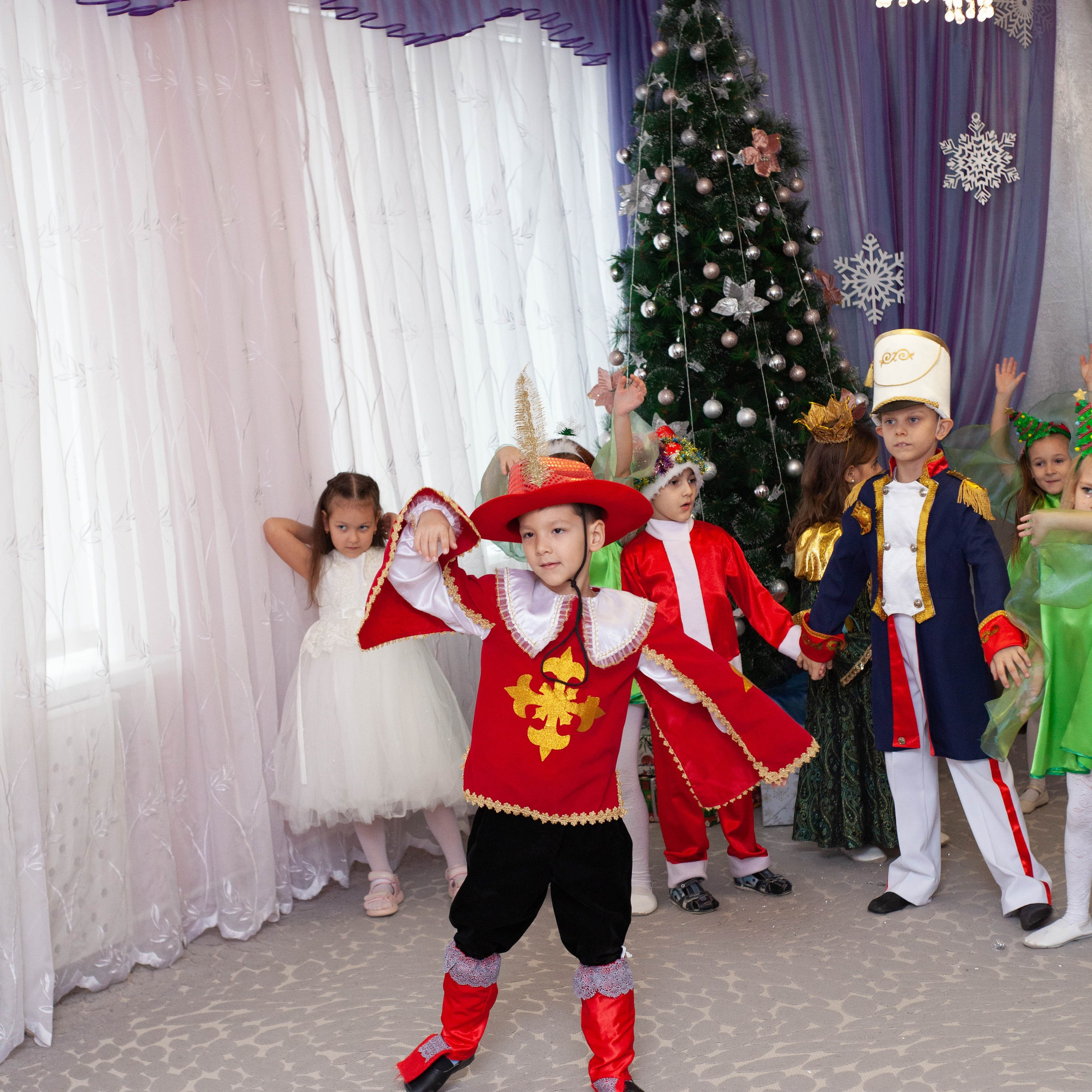 Новый год в ДС 50, группа «Подсолнушки»