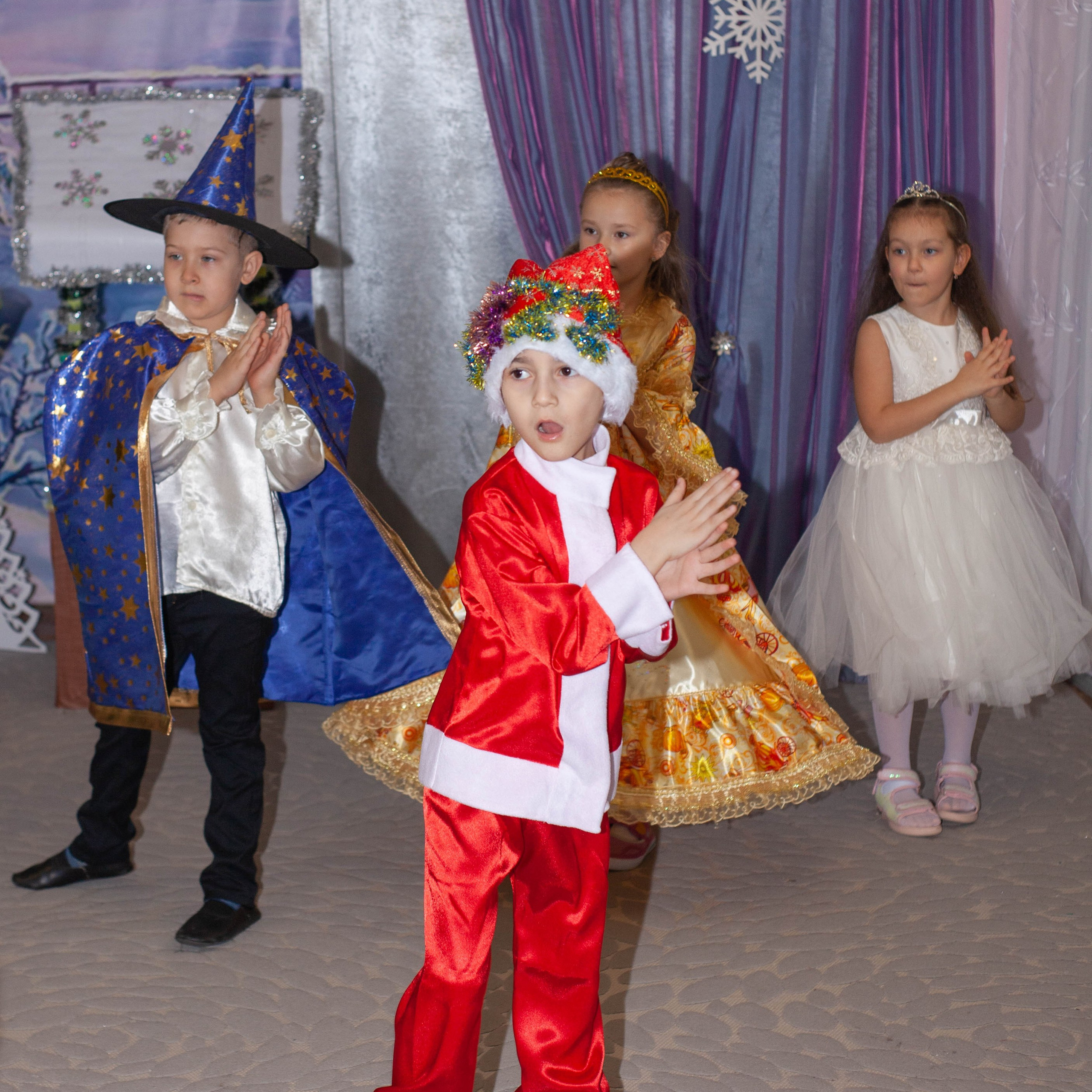 Новый год в ДС 50, группа «Подсолнушки»