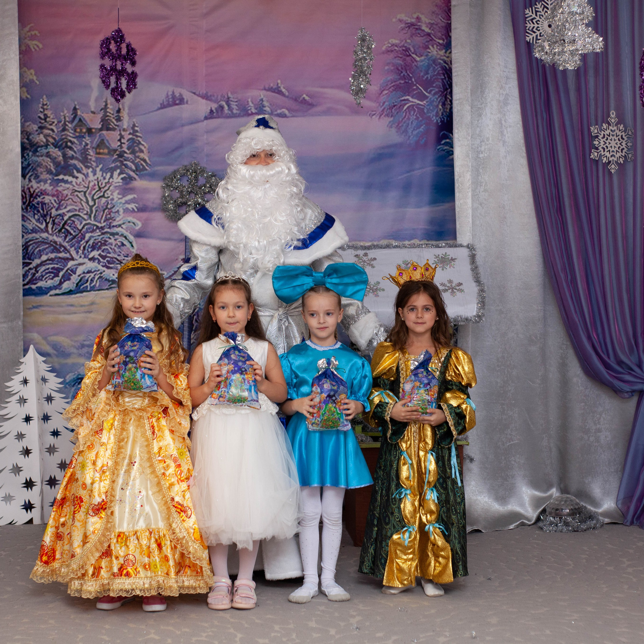 Новый год в ДС 50, группа «Подсолнушки»