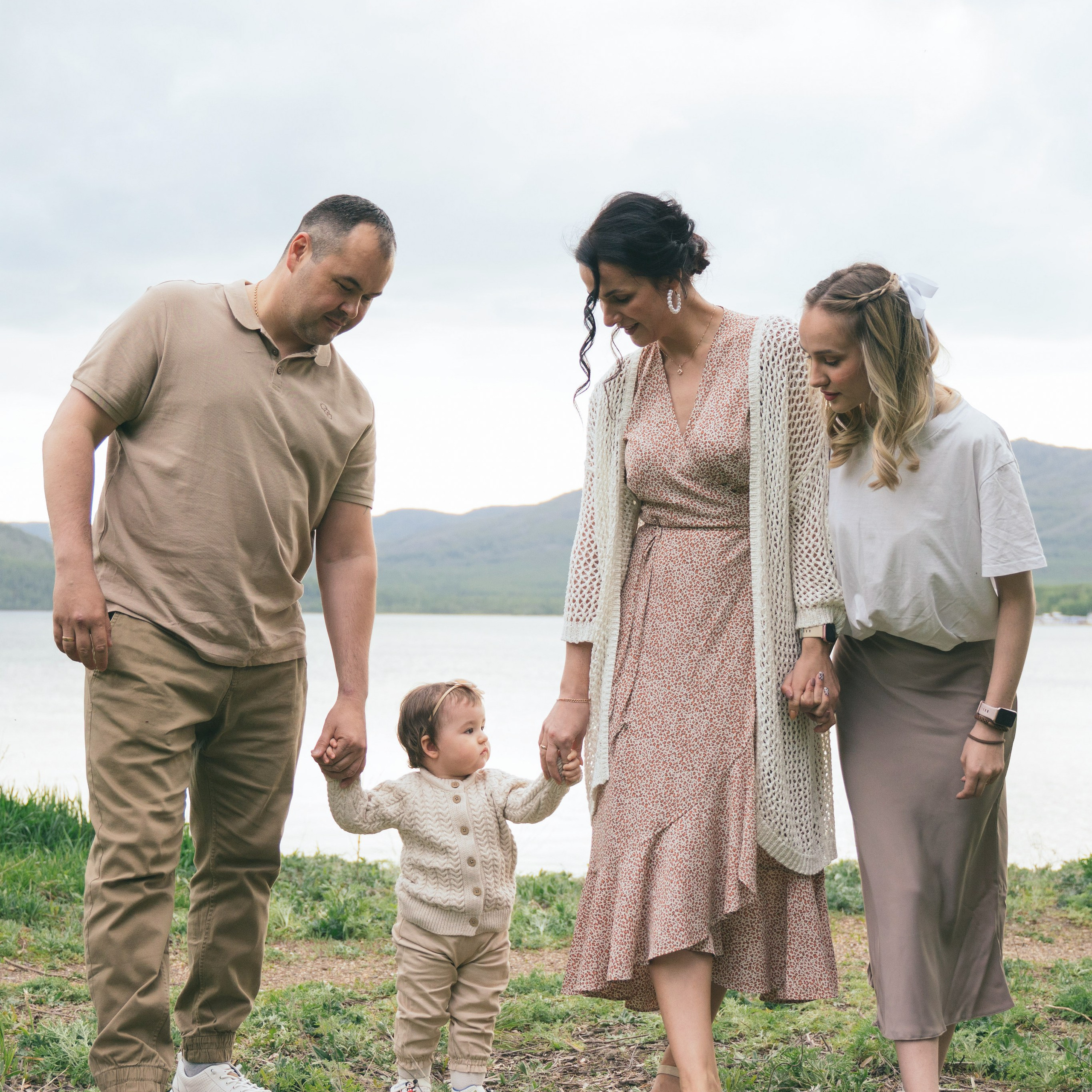 Стоимость семейной и детской фотосессии. Семейный и свадебный фотограф Молодзяновская Елена