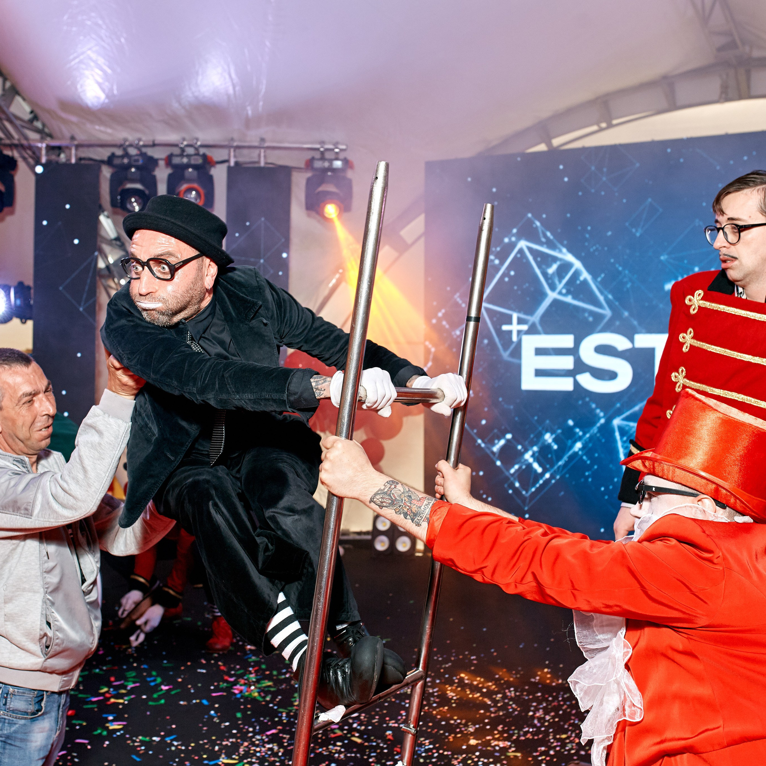 Фотограф на корпоратив в Москве, заказать услуги фотосъёмки — Цены, стоимость услуг профессионального фотографа на фотосессию корпоратива