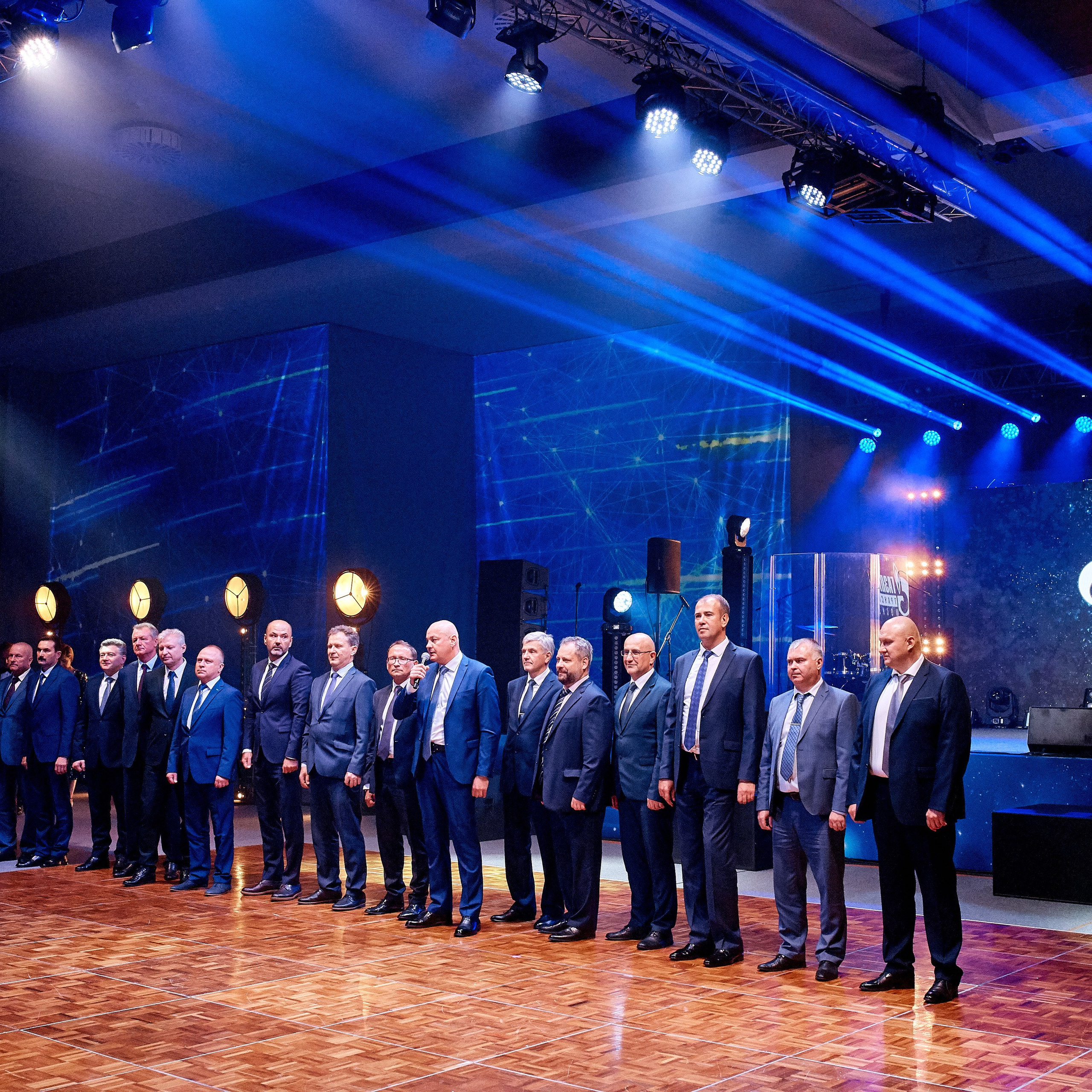 Фотограф на корпоратив в Москве, заказать услуги фотосъёмки — Цены, стоимость услуг профессионального фотографа на фотосессию корпоратива