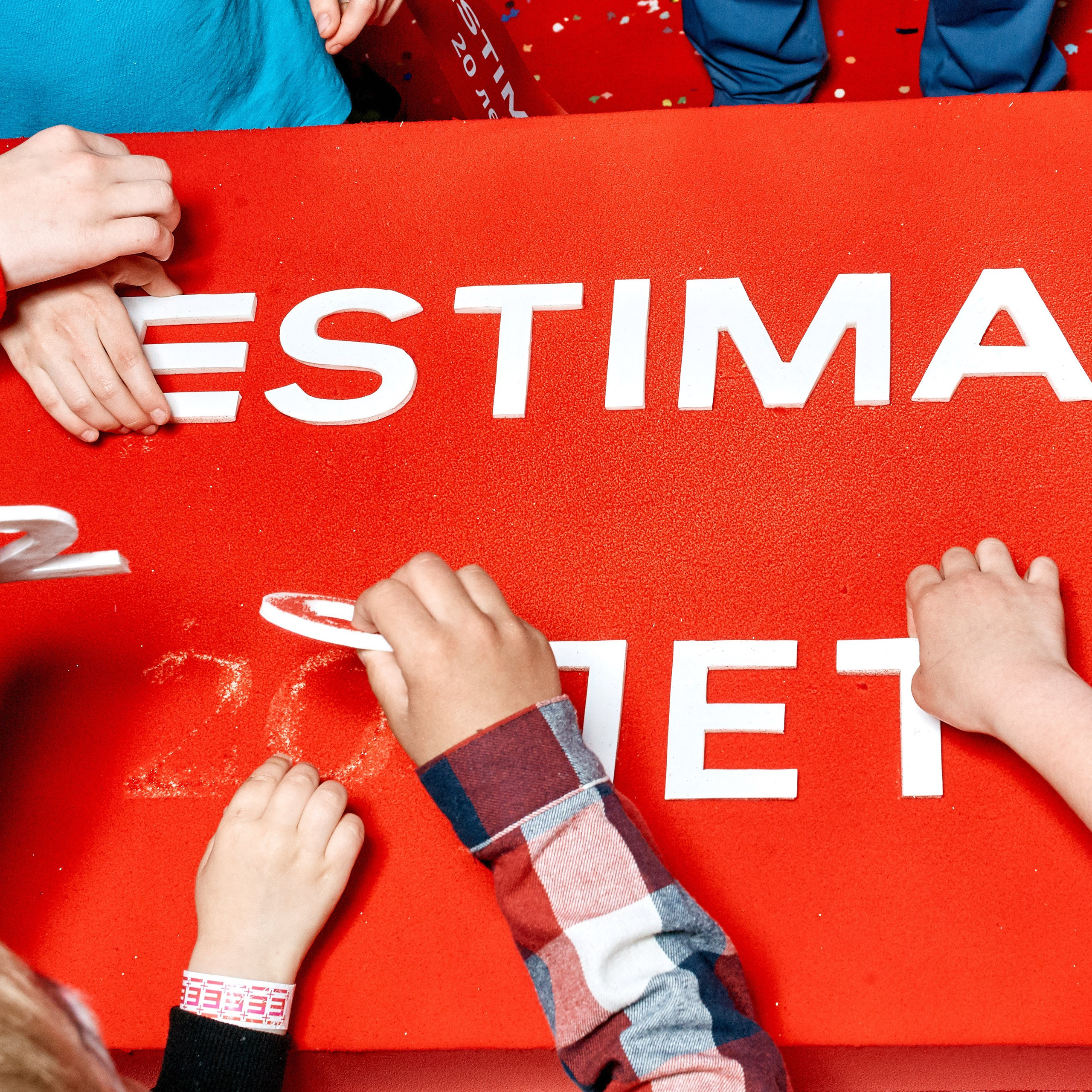 Фотограф на корпоратив в Москве, заказать услуги фотосъёмки — Цены, стоимость услуг профессионального фотографа на фотосессию корпоратива