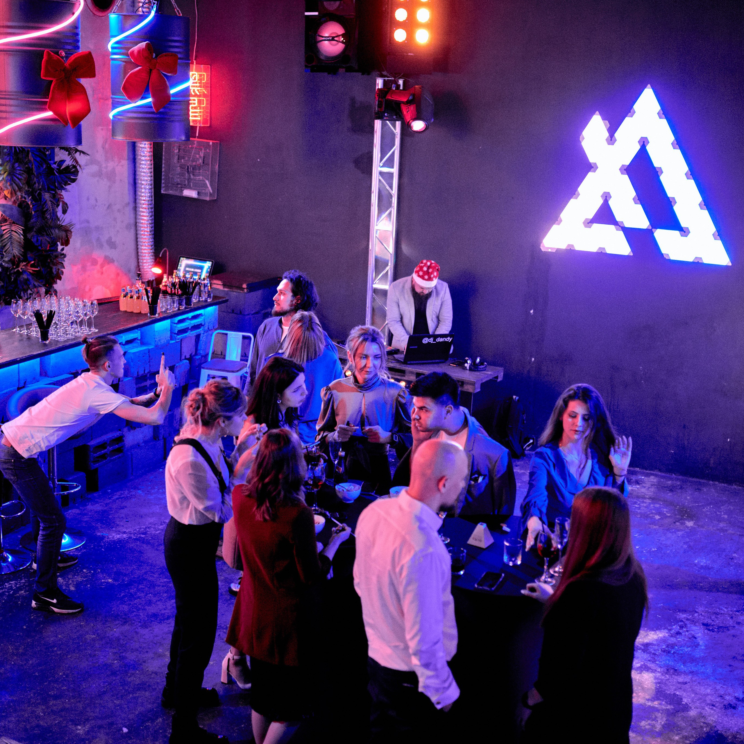 Фотограф на корпоратив в Москве, заказать услуги фотосъёмки — Цены, стоимость услуг профессионального фотографа на фотосессию корпоратива