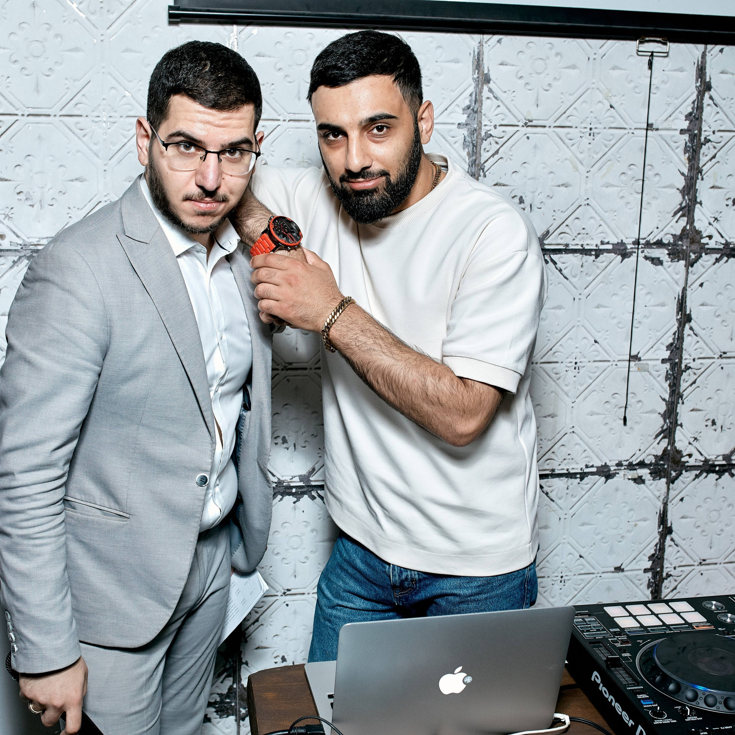 Фотограф на корпоратив в Москве, заказать услуги фотосъёмки — Цены, стоимость услуг профессионального фотографа на фотосессию корпоратива