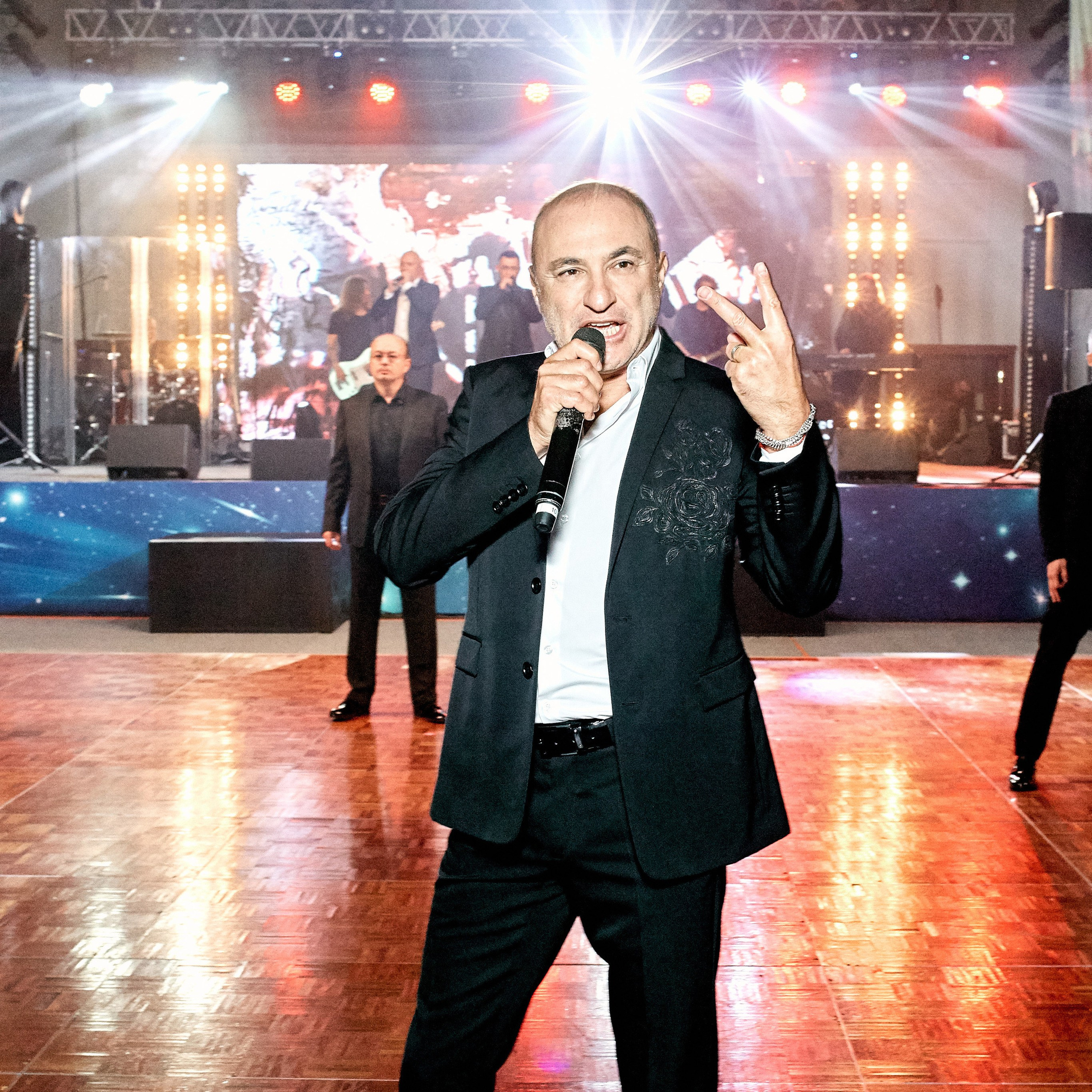 Фотограф на корпоратив в Москве, заказать услуги фотосъёмки — Цены, стоимость услуг профессионального фотографа на фотосессию корпоратива