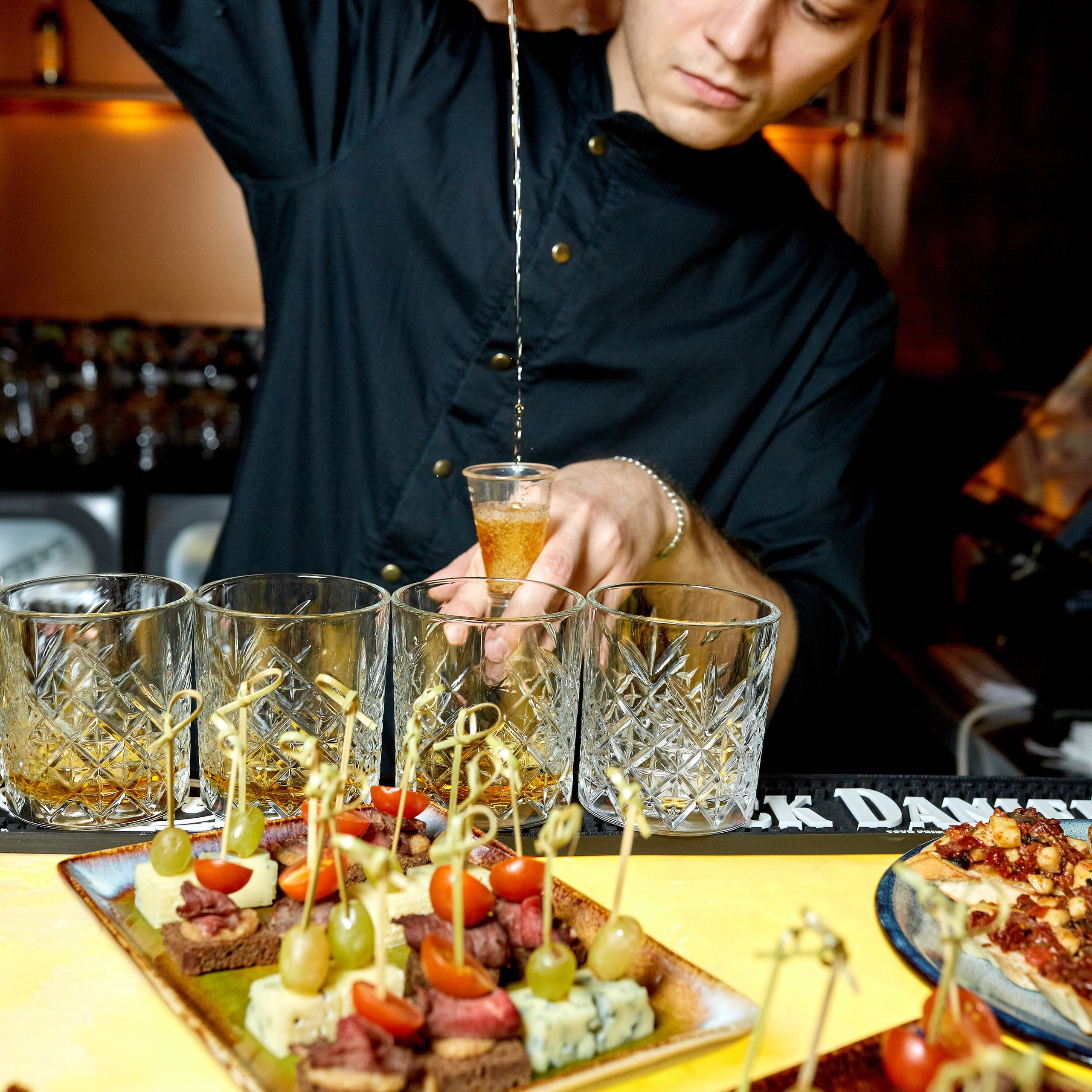 Фотограф на корпоратив в Москве, заказать услуги фотосъёмки — Цены, стоимость услуг профессионального фотографа на фотосессию корпоратива