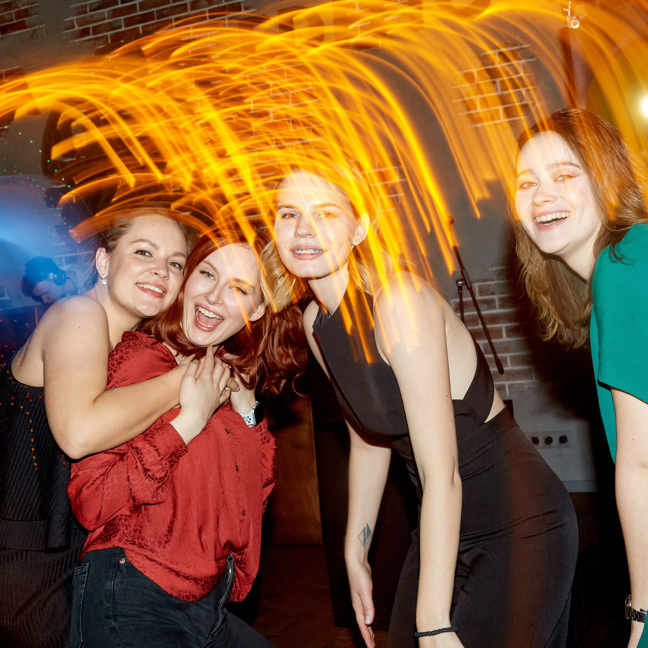 Фотограф на корпоратив в Москве, заказать услуги фотосъёмки — Цены, стоимость услуг профессионального фотографа на фотосессию корпоратива