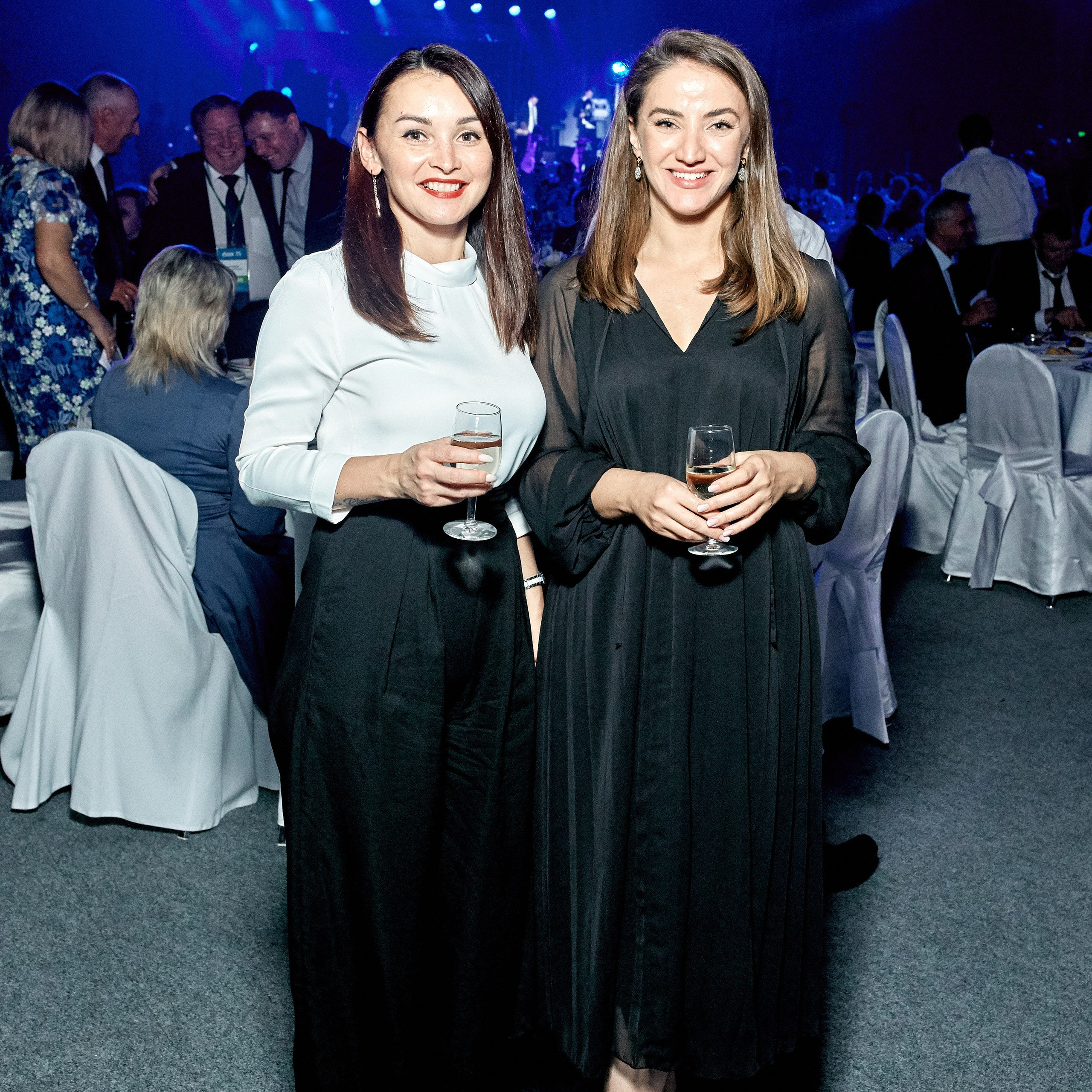 Фотограф на корпоратив в Москве, заказать услуги фотосъёмки — Цены, стоимость услуг профессионального фотографа на фотосессию корпоратива