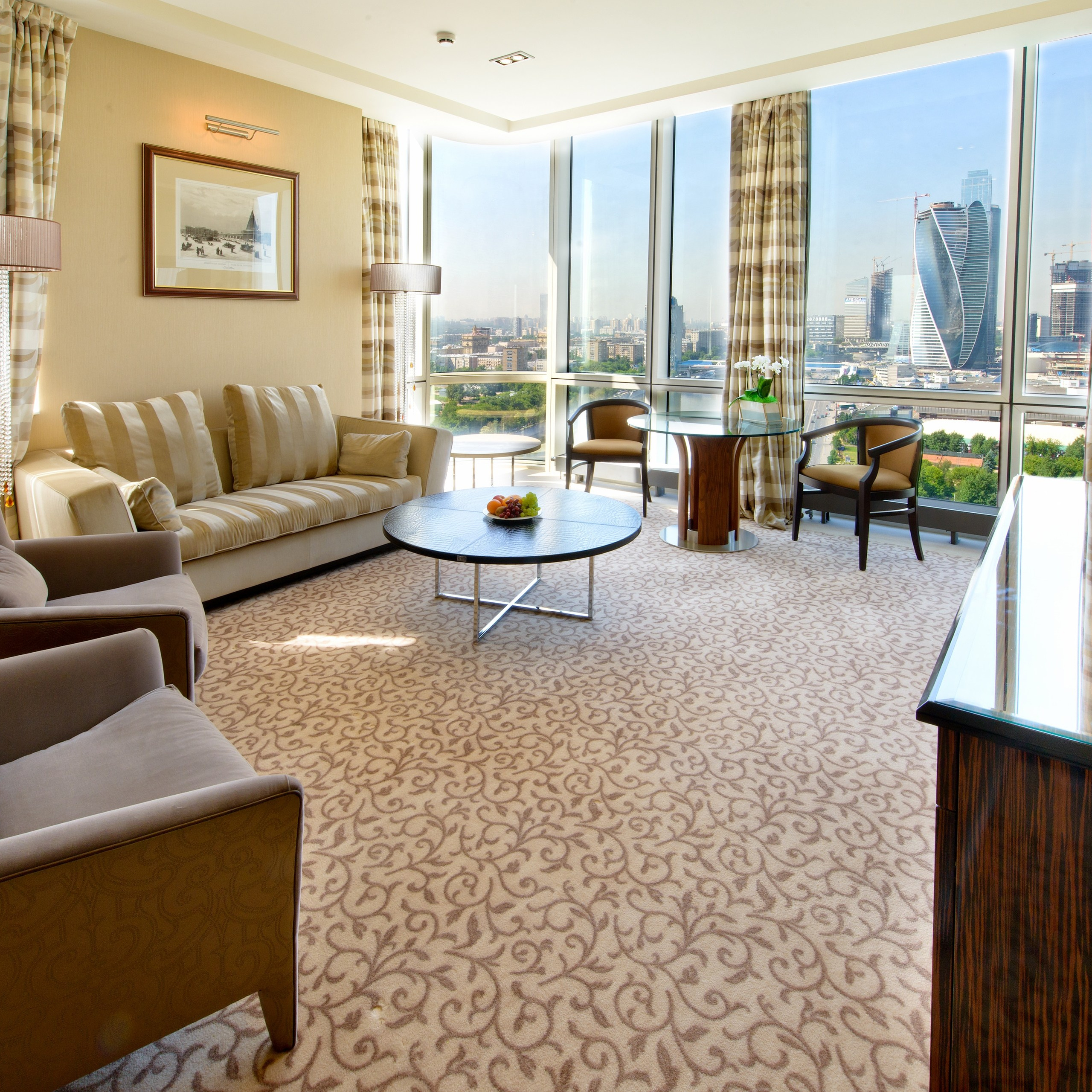 Утро невесты и жениха. Свадебный и семейный фотограф Москва и Московская область