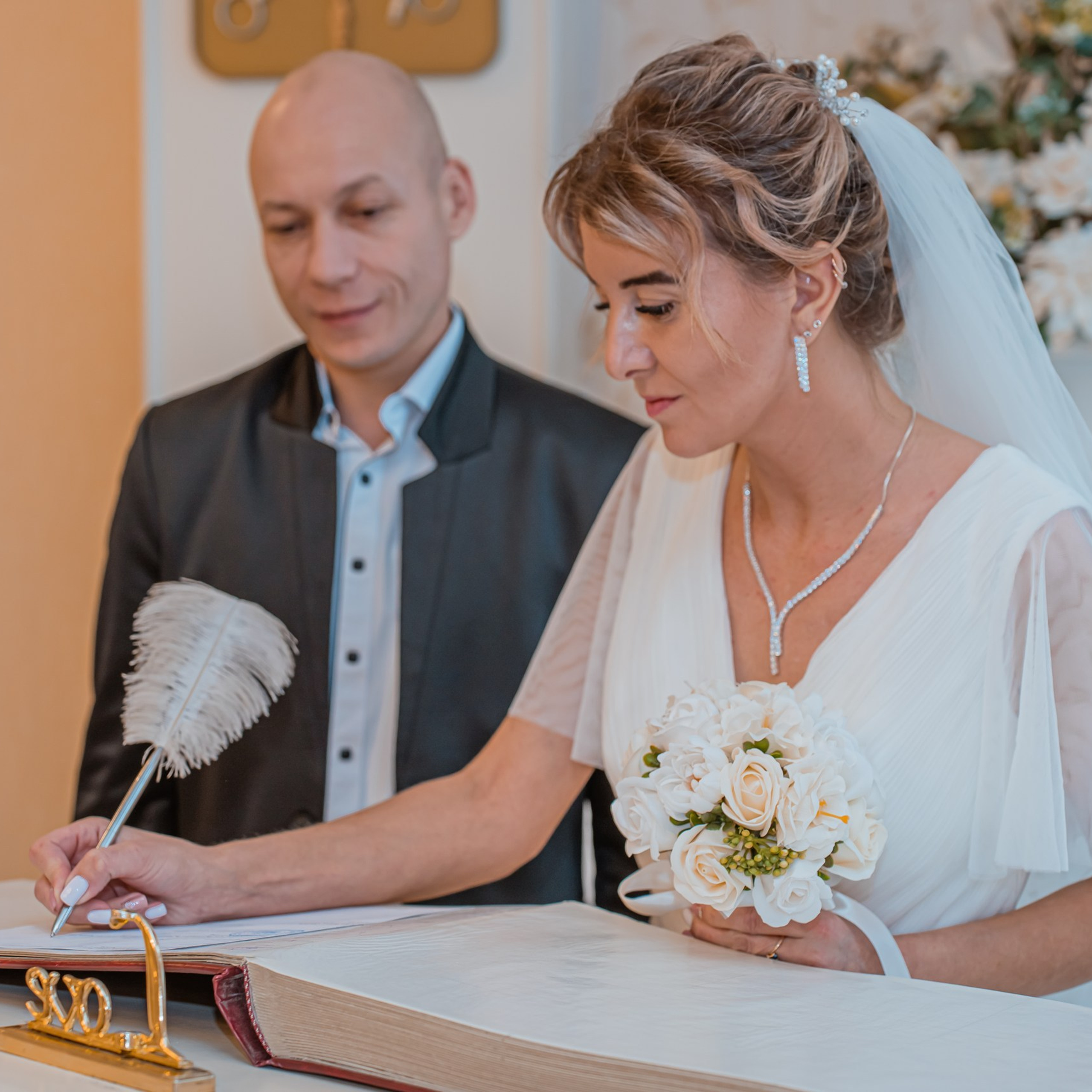 Профессиональный фотограф в ЗАГС в Санкт-Петербурге. Отличные фотографии своих близких, своего бизнеса или даже себя. СПб