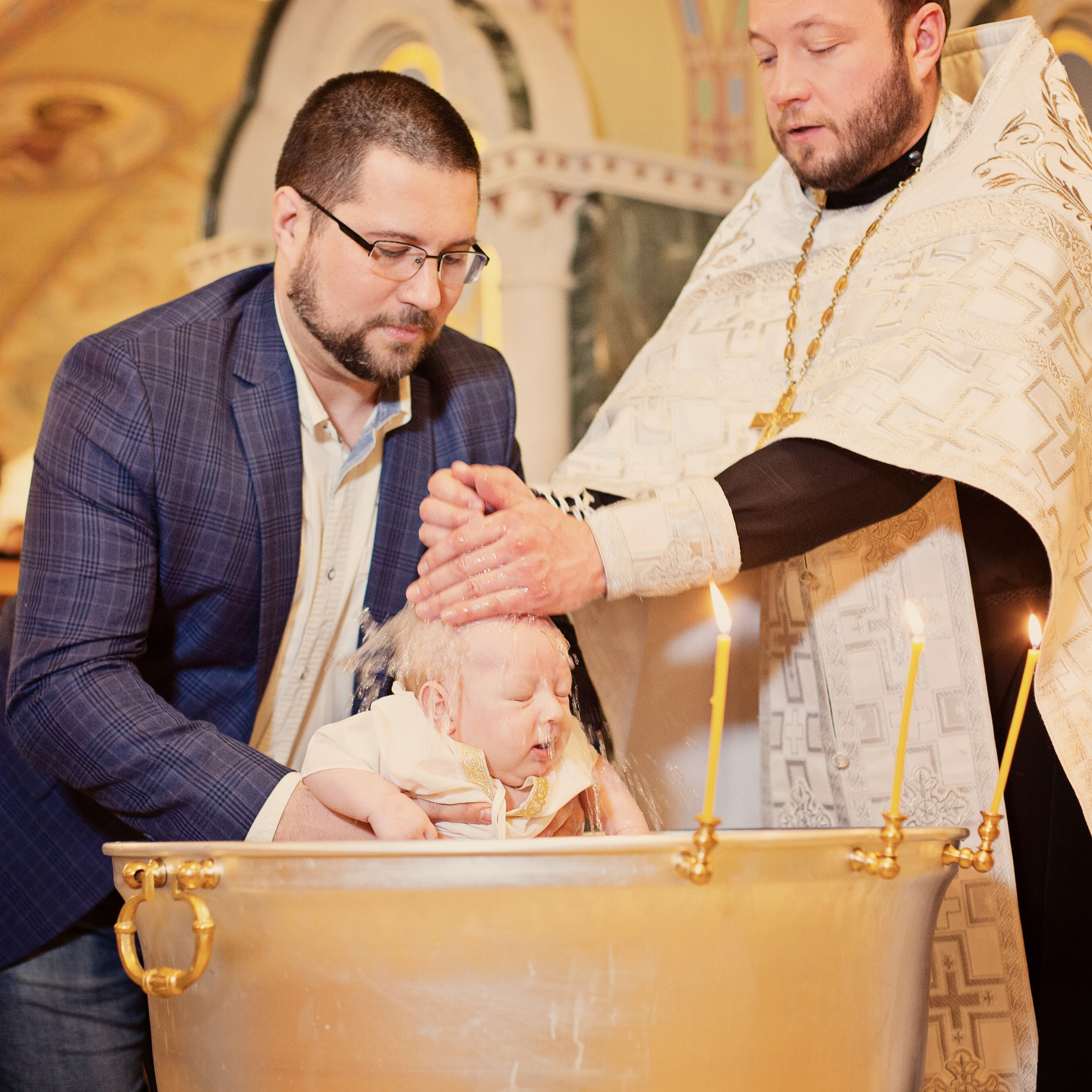 Фотосессия крещения новорожденных
