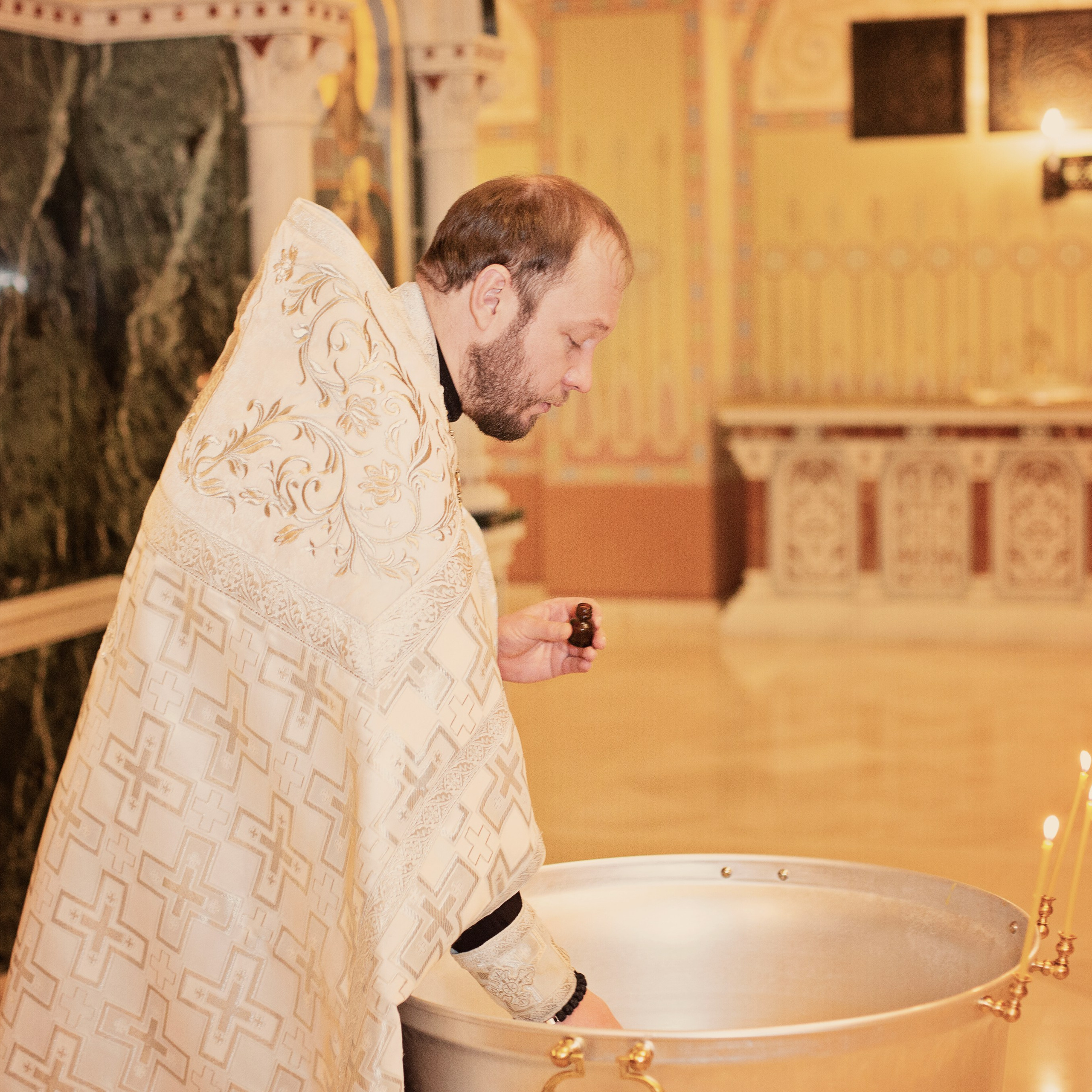 Фотосессия крещения новорожденных