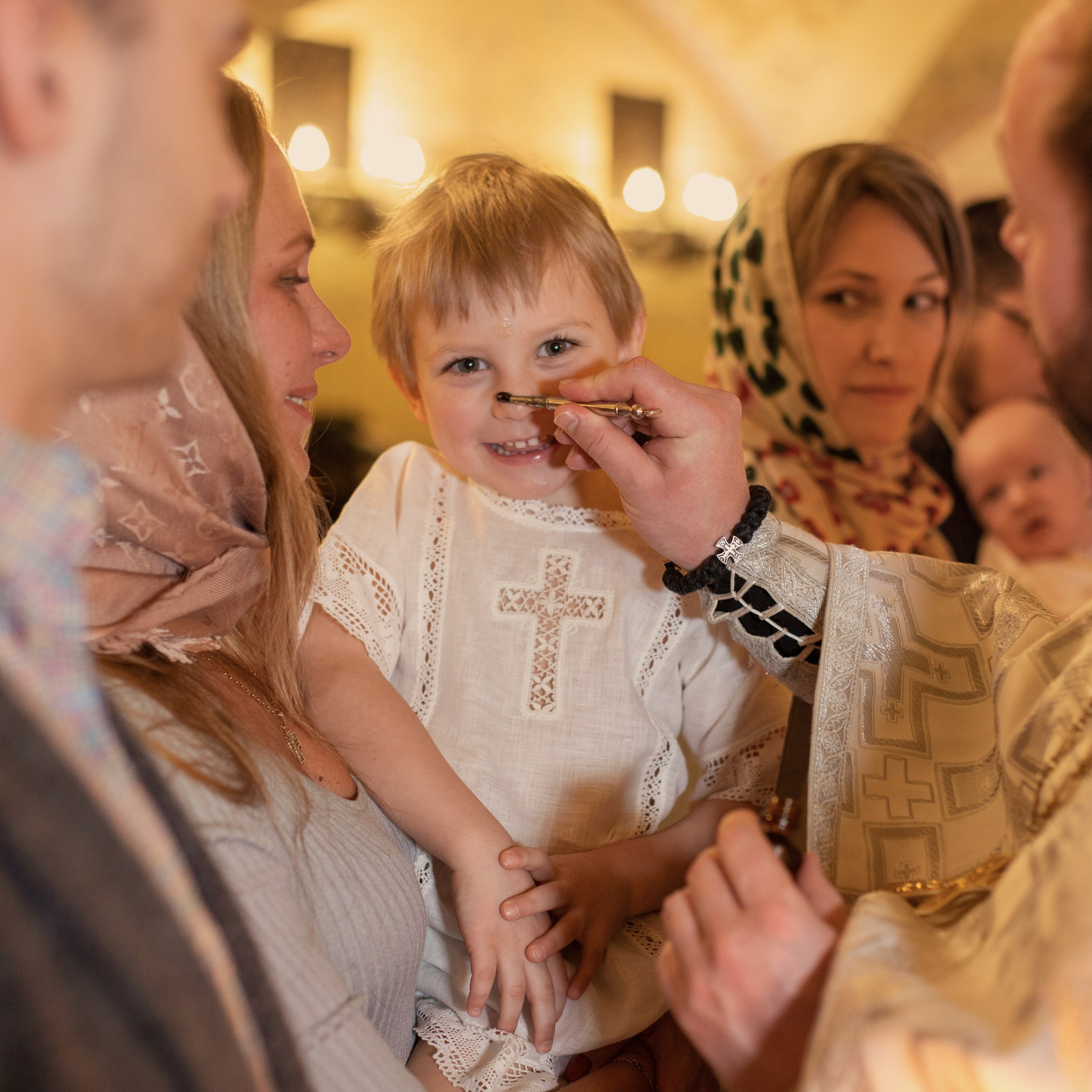Фотосессия крещения новорожденных