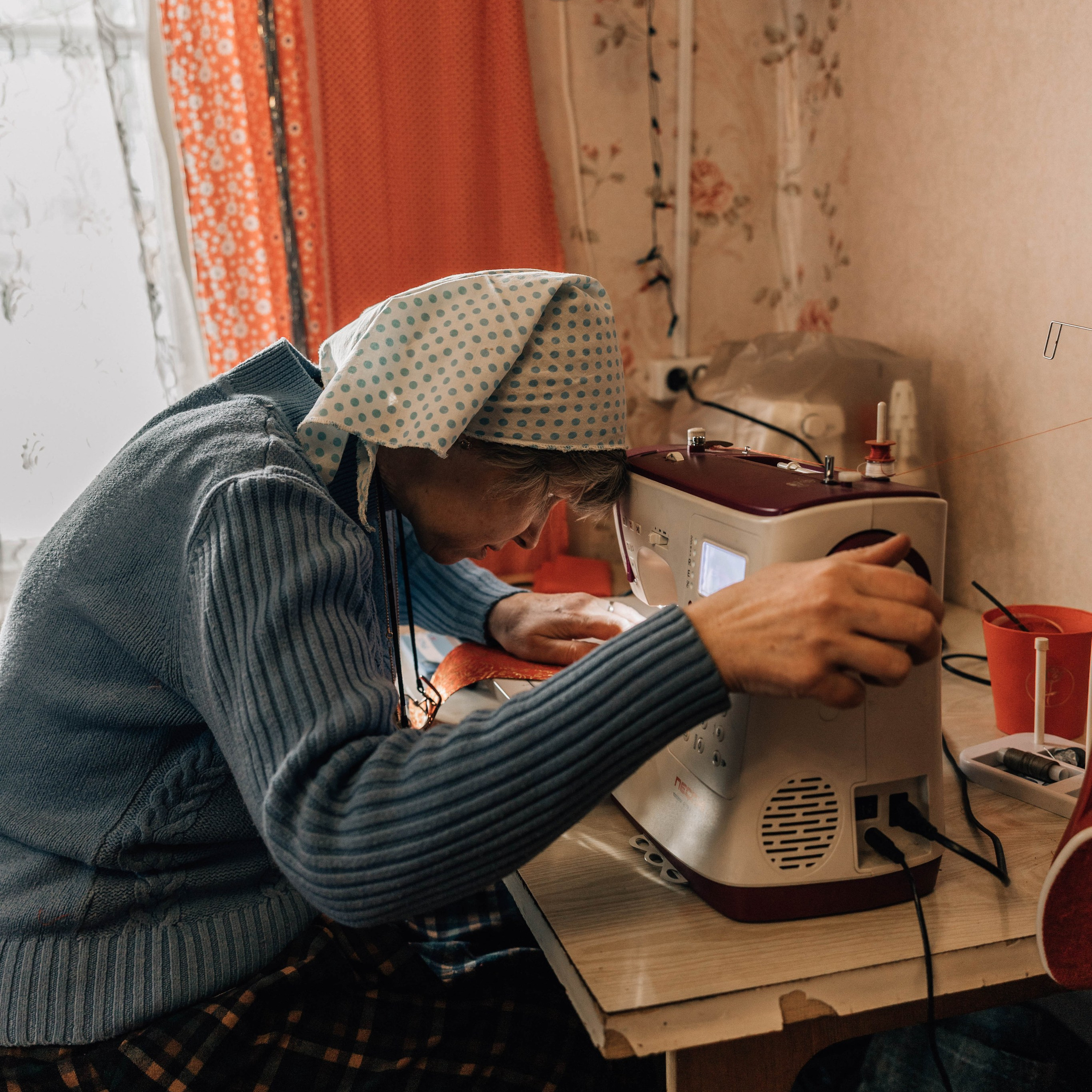 Александра: пошив церковных облачений. Фотограф Серебряные Пруды — Екатерина Рыкина | Детские и семейные фотосъемки, бытовой жанр