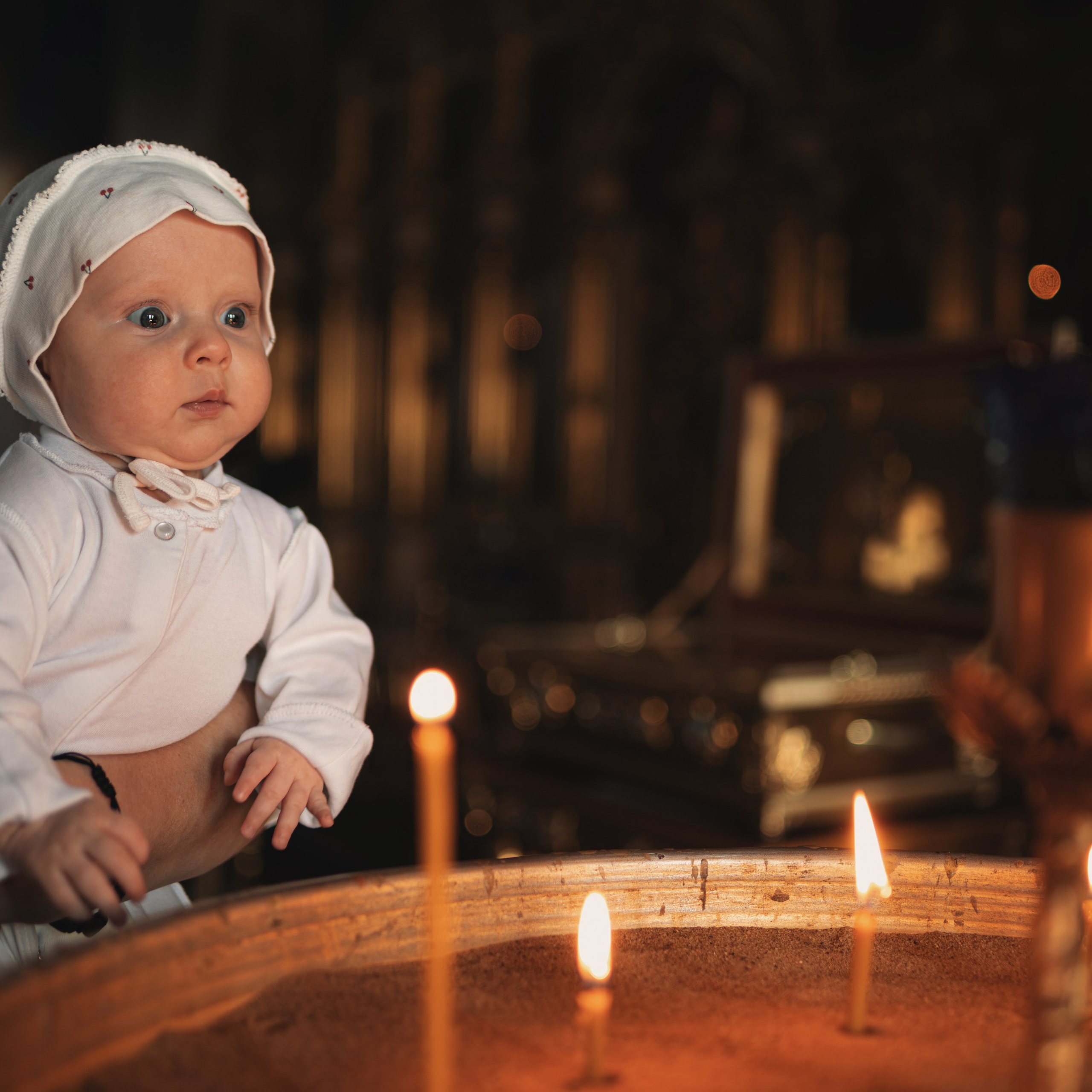 Профессиональные фотографии крещения в Храме Воскресения Словущего. Семейный фотограф в Москве 📸