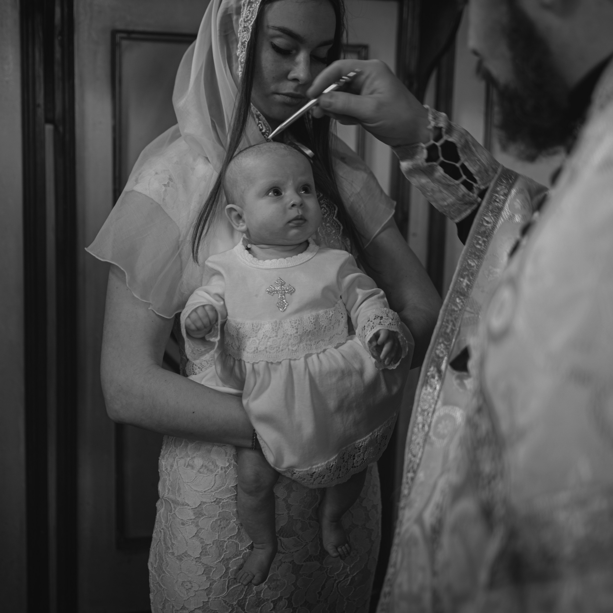 Профессиональные фотографии крещения в Храме Воскресения Словущего. Семейный фотограф в Москве 📸