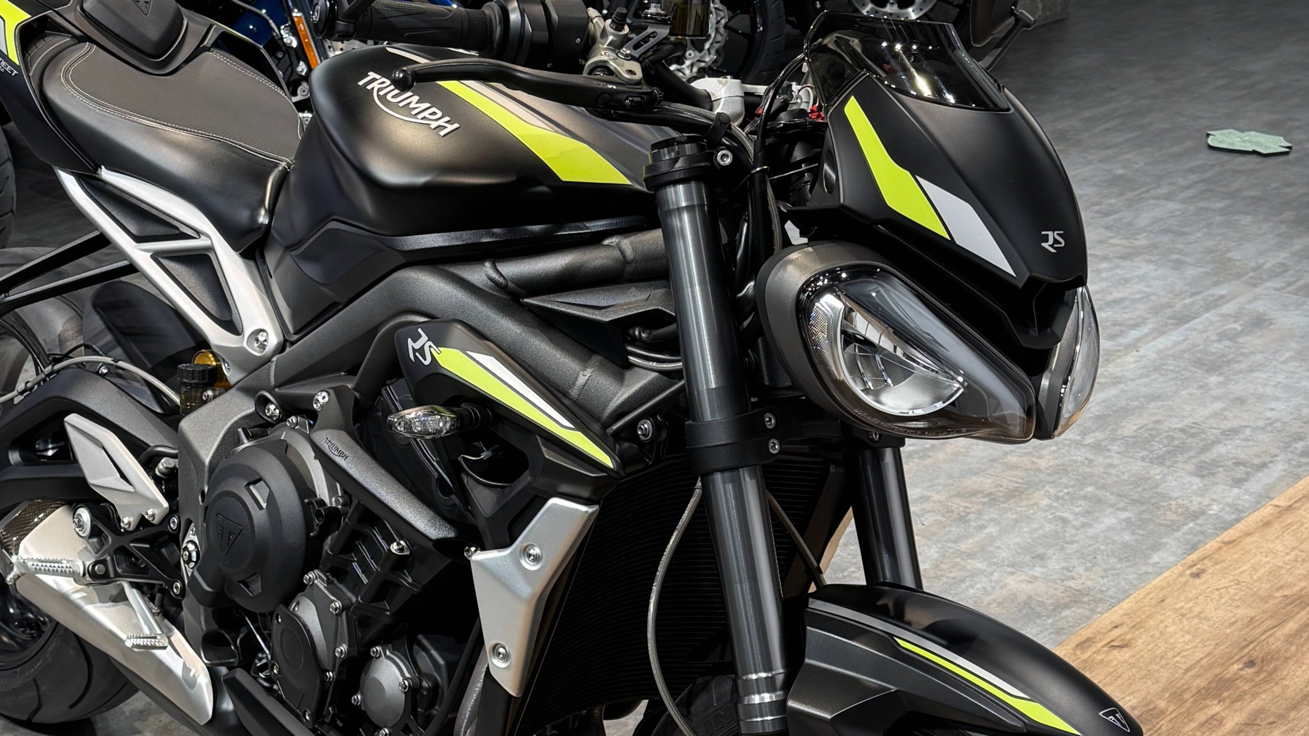 Triumph Street Triple 765 RS 2020. Hello Davidson, Москва. Только хорошие мотоциклы…