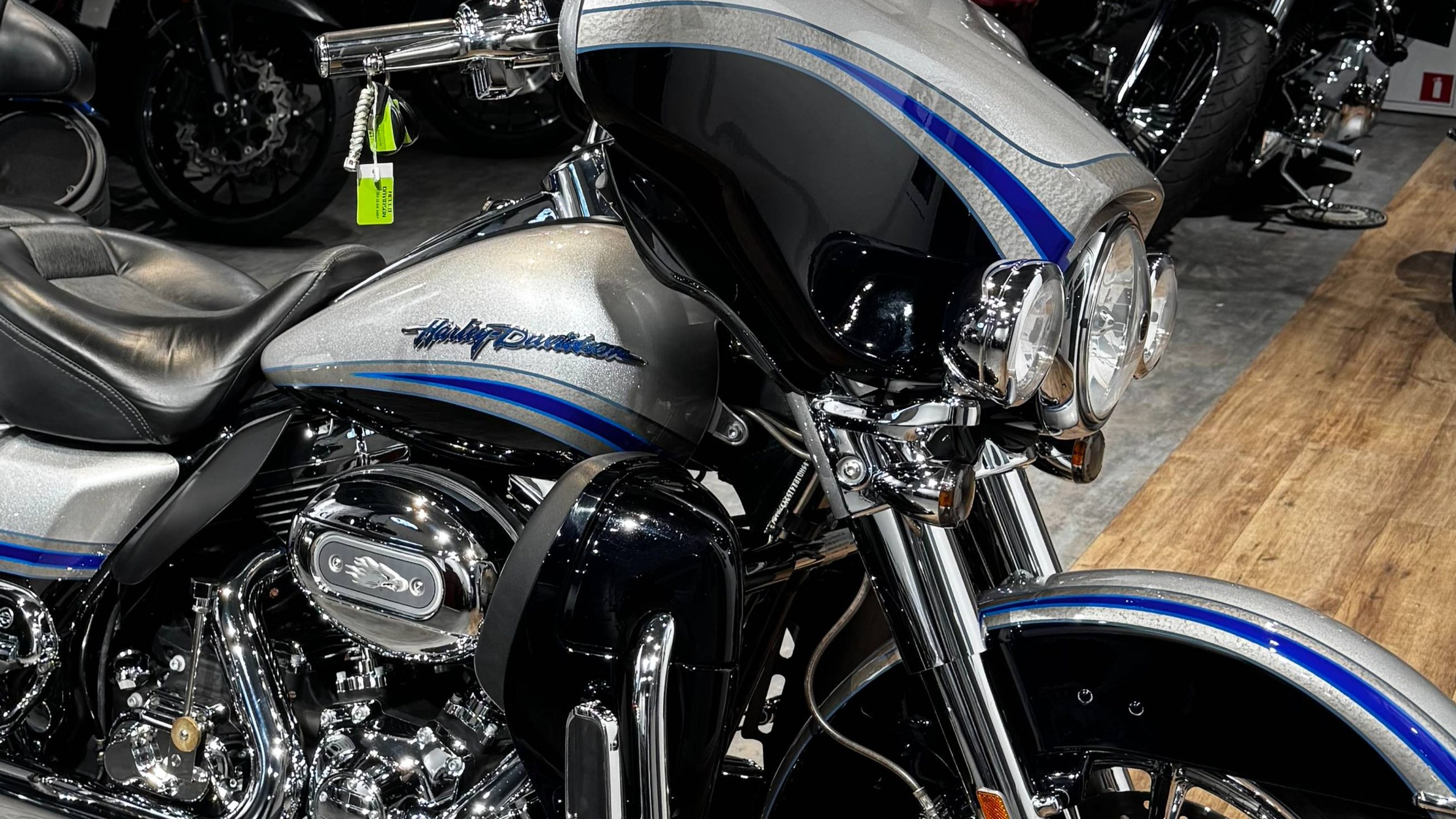 Мотоциклы Harley-Davidson CVO Black Diamond (Touring) — купить мотоцикл. Hello Davidson, Москва. Только хорошие мотоциклы…