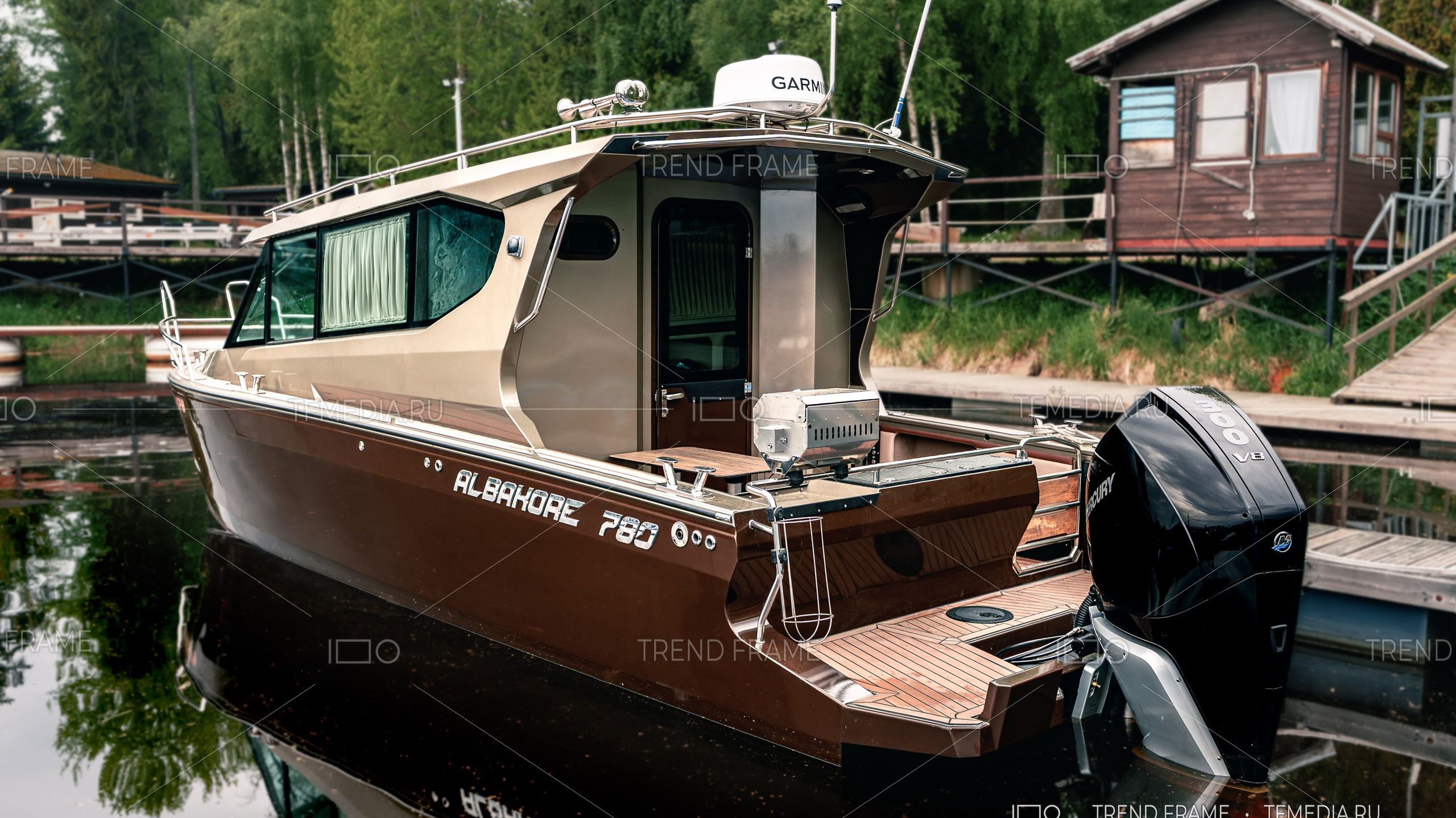 Albakore 780 — фотосъёмка кабинной лодки с Mercury 300 V8