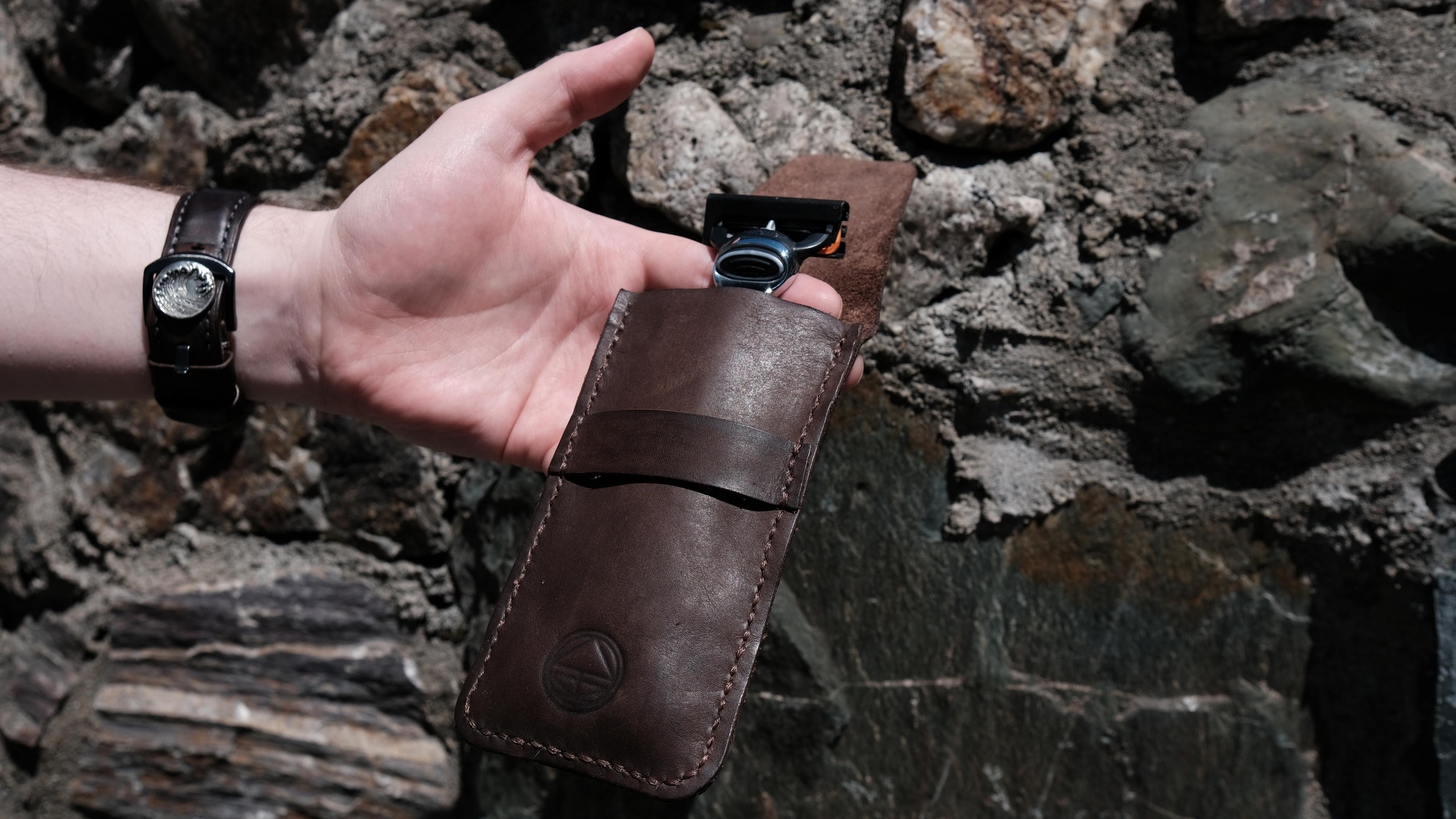 Razor case