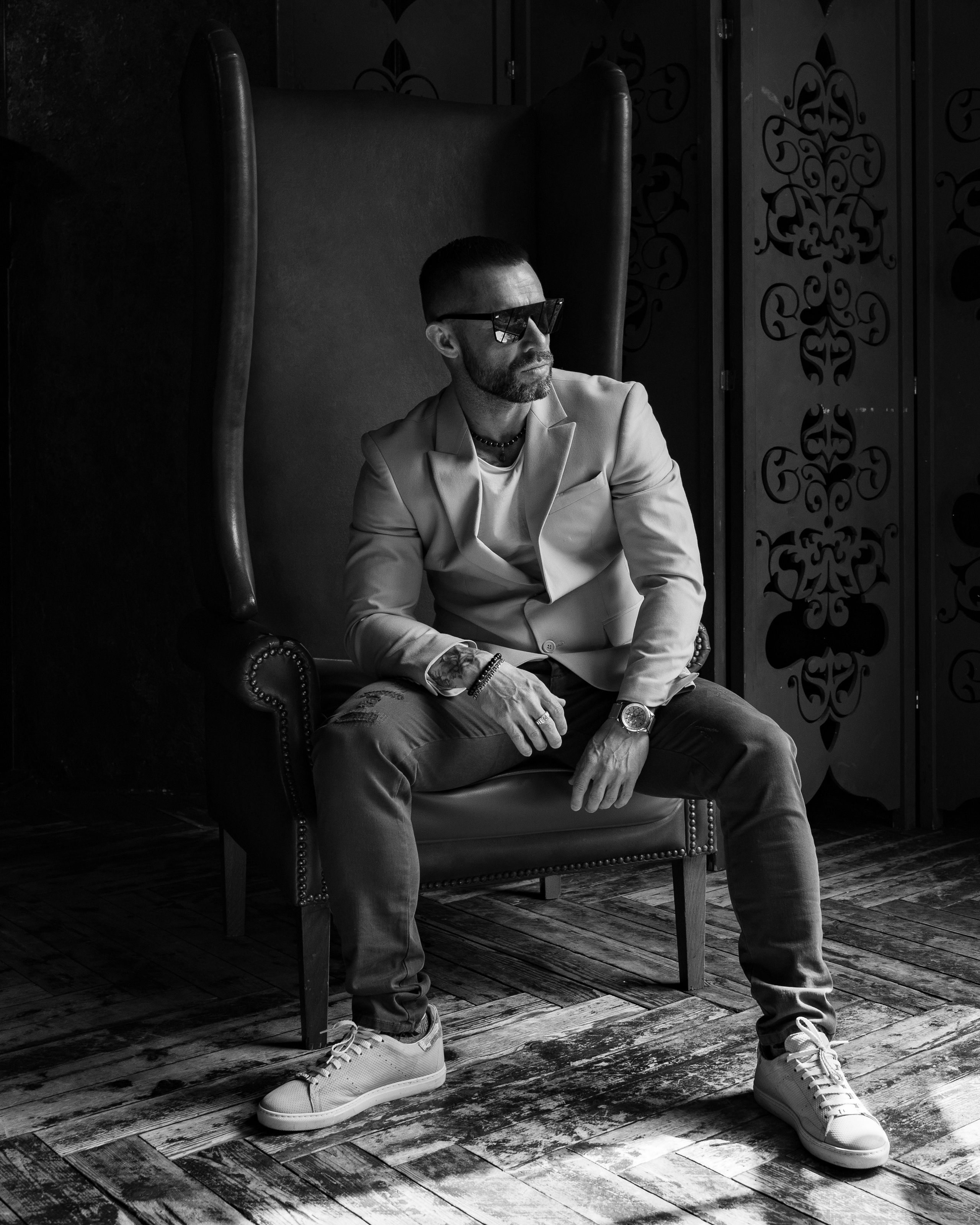 Сергей. Фотосессия в студии апартаменты