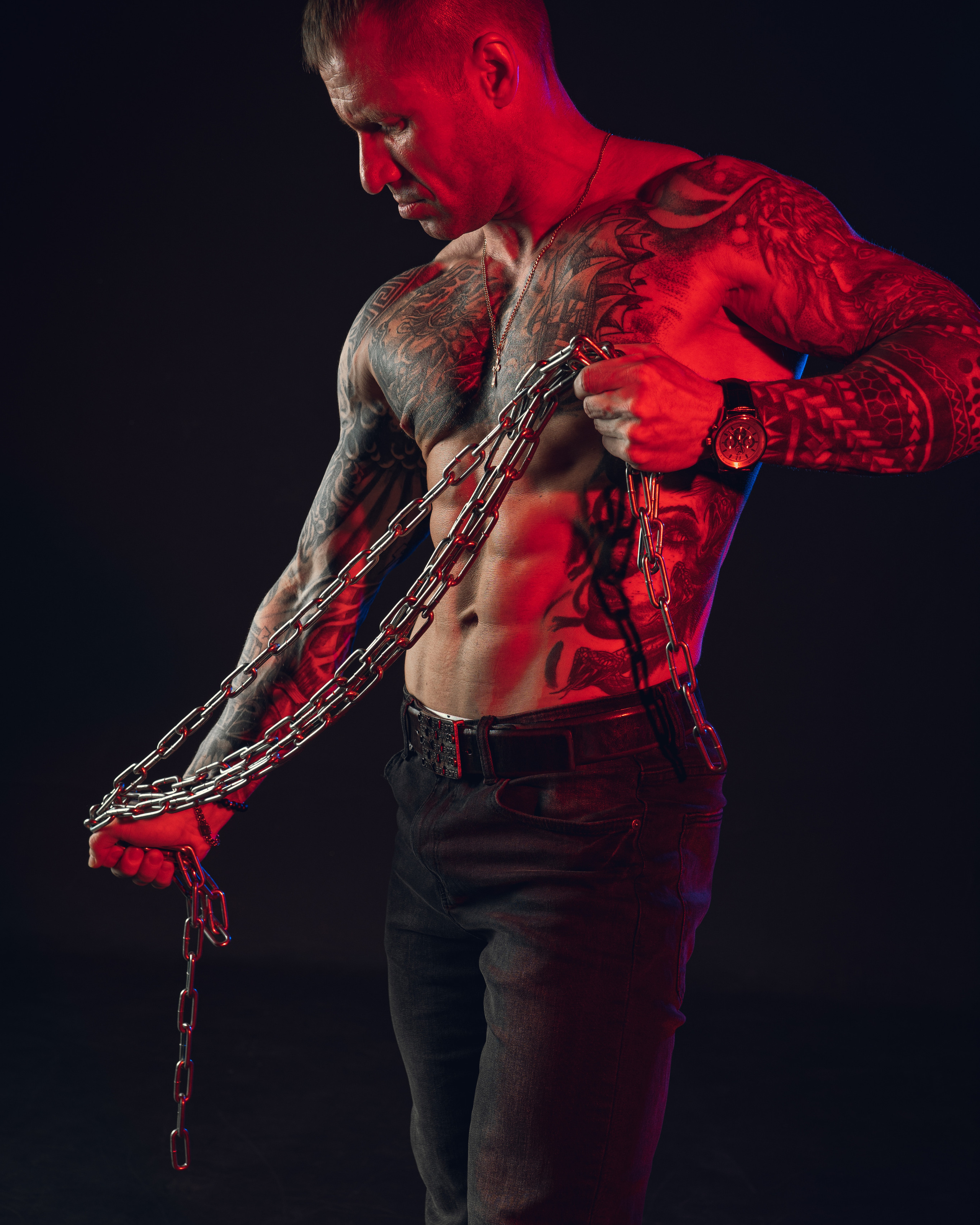 Сергей. Фотосессия в студии с неоновым светом