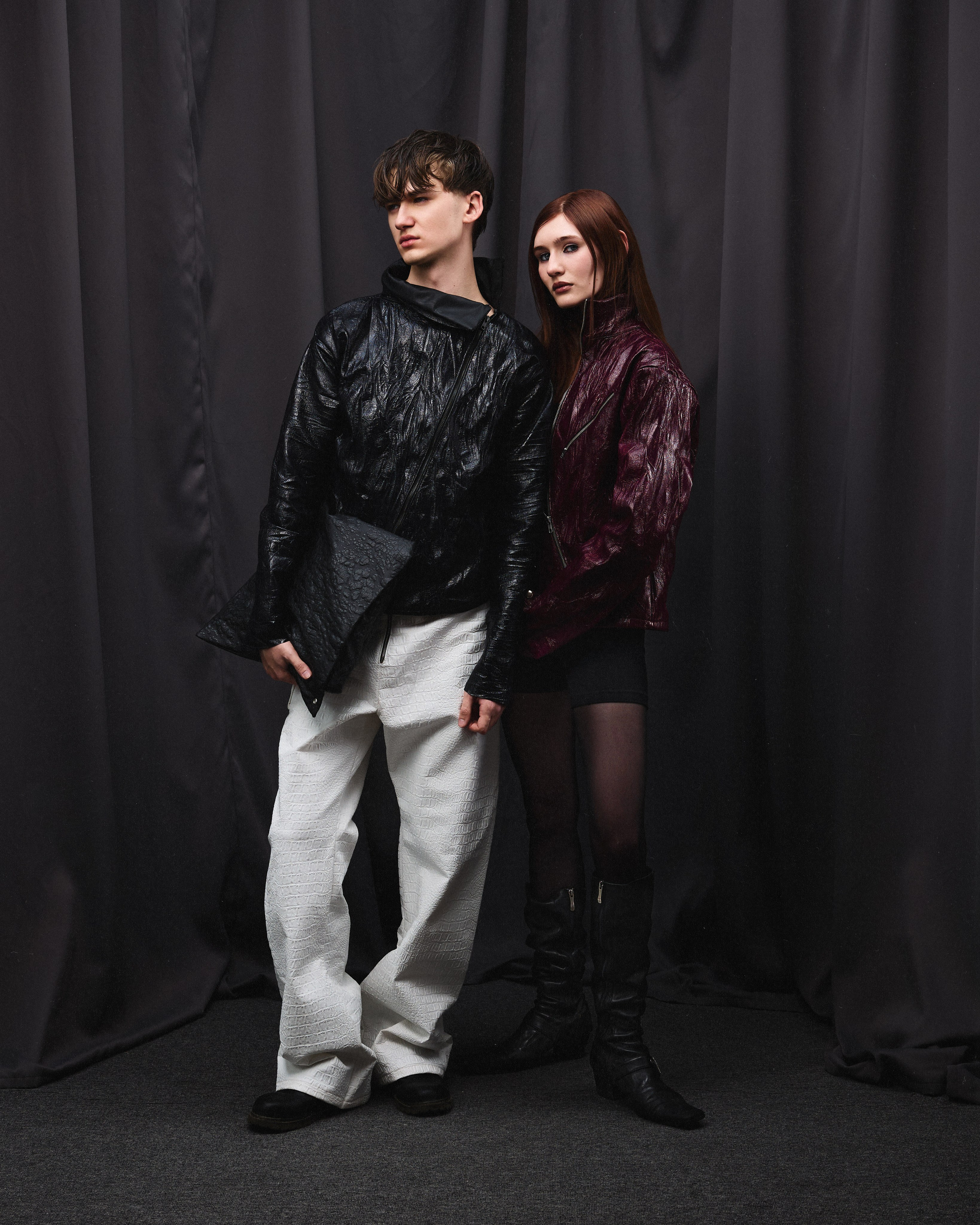 За минуту до показа / first episode