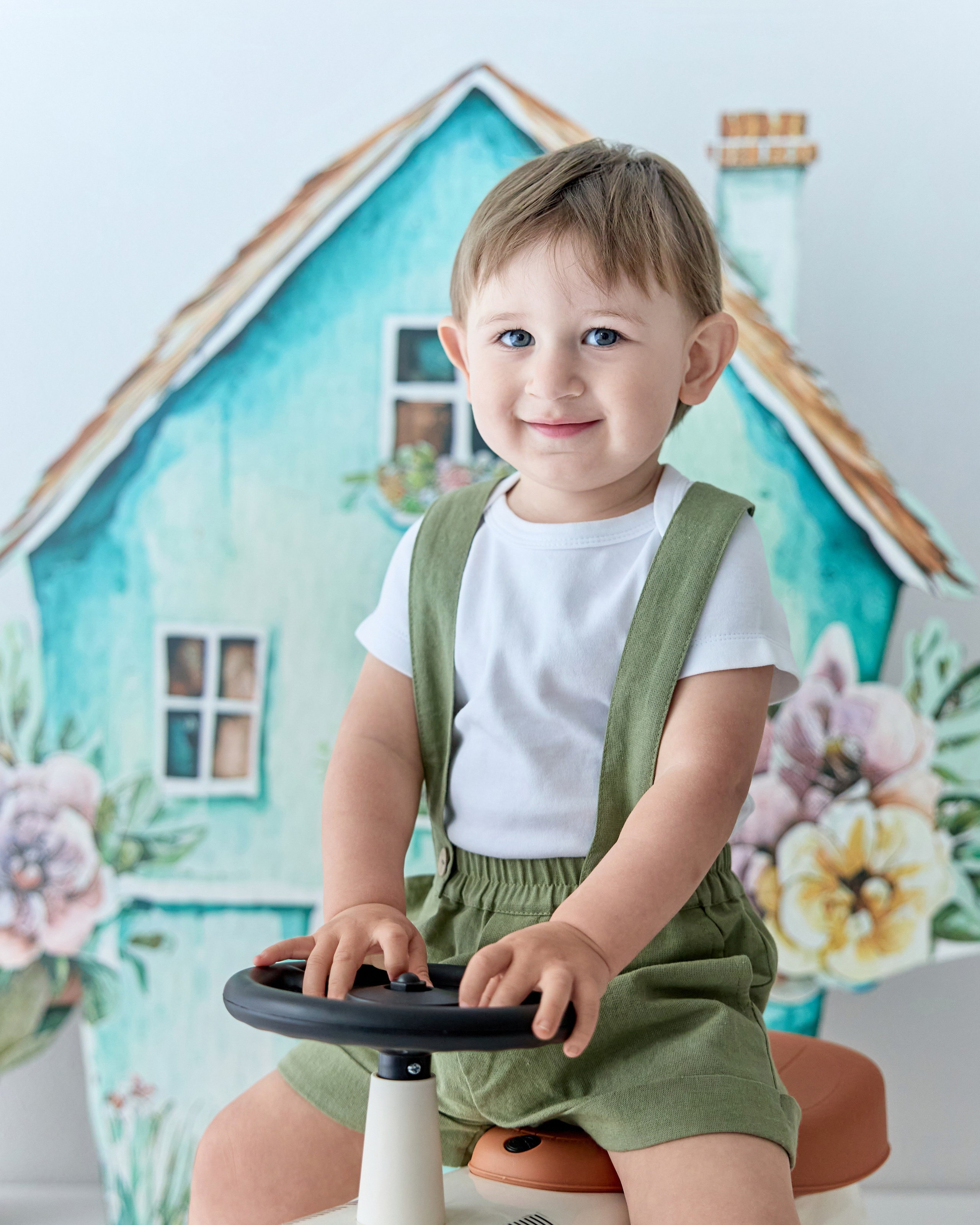 Студийная фотосессия Адама 1 год 7 месяцев