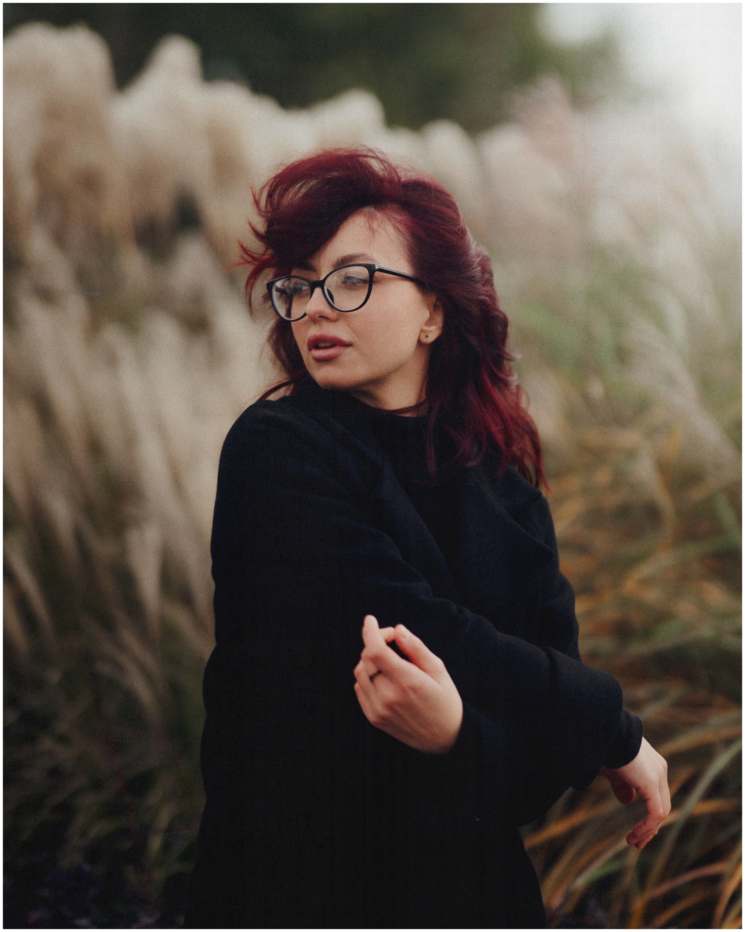 осенняя фотосессия на природе с гвоздиками