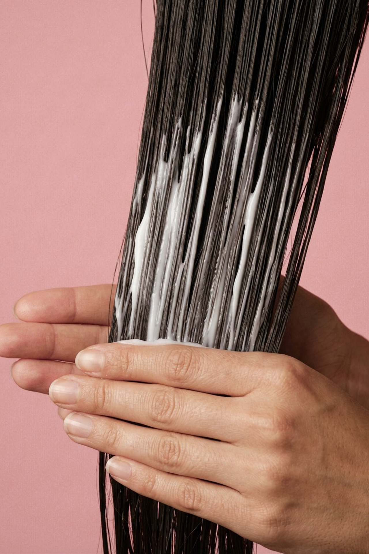 AI beauty-кампания из одной карточки товара | jl.art.ai.lab. Анна Карчмит — AI-художник. Эдиториал, нейрофотосессия и контент для fashion и beauty брендов