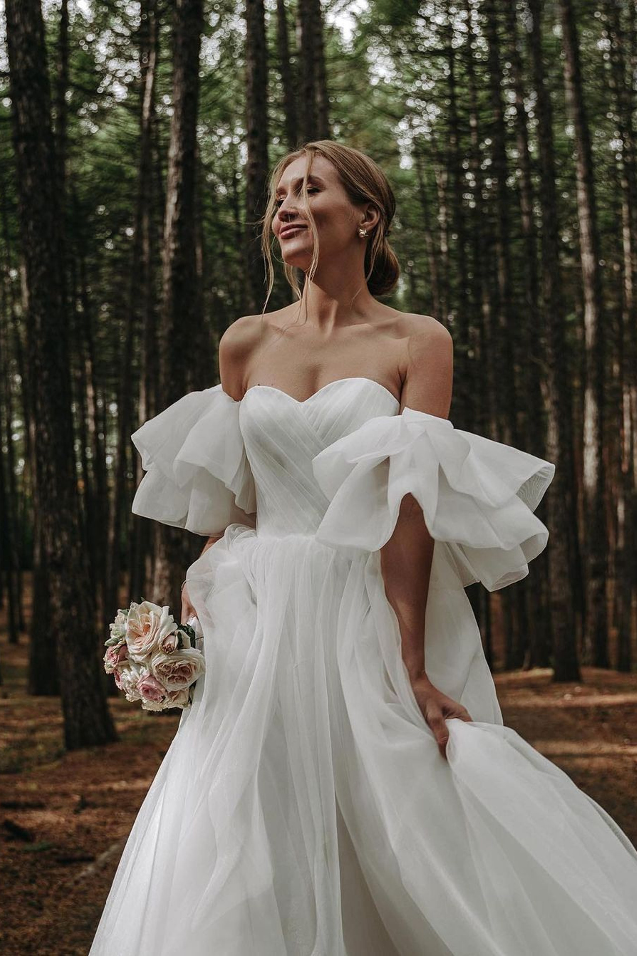 Фотозона на мероприятии — какая лучше и почему баннер почти всегда плохой вариант